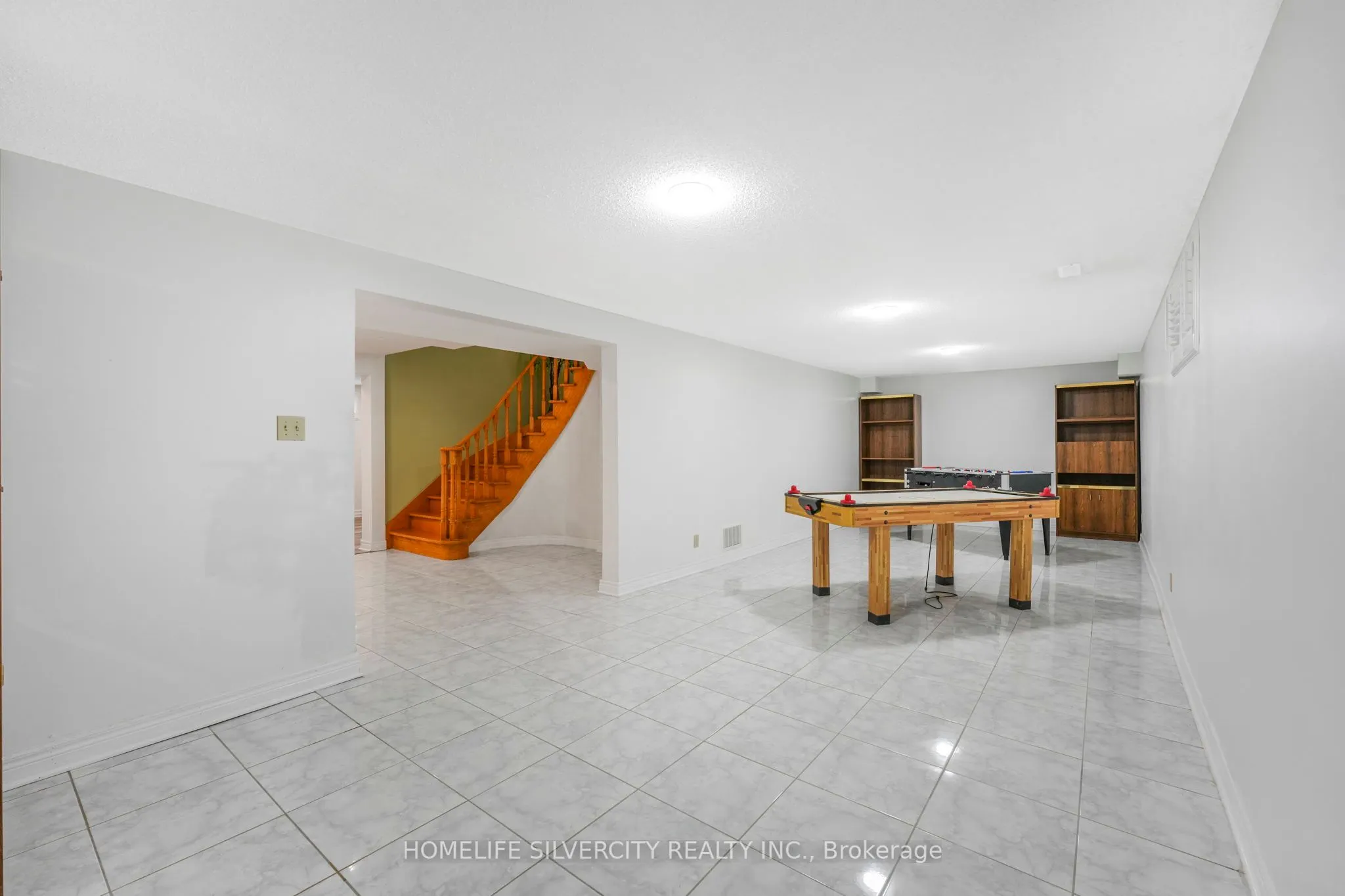 16 Pacific Lane