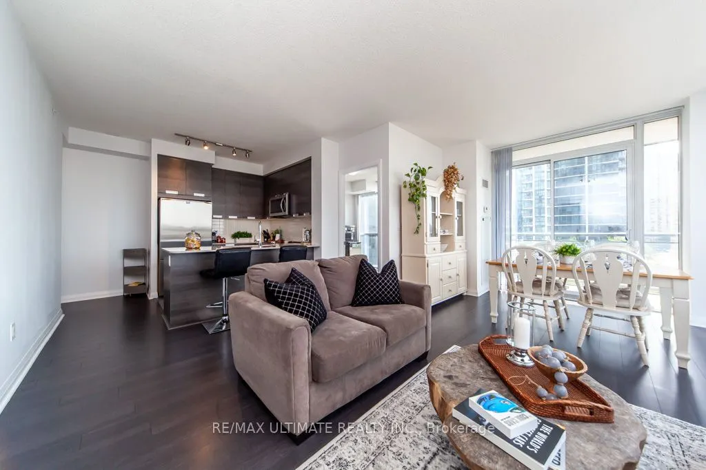 5033 Four Springs Avenue, #512