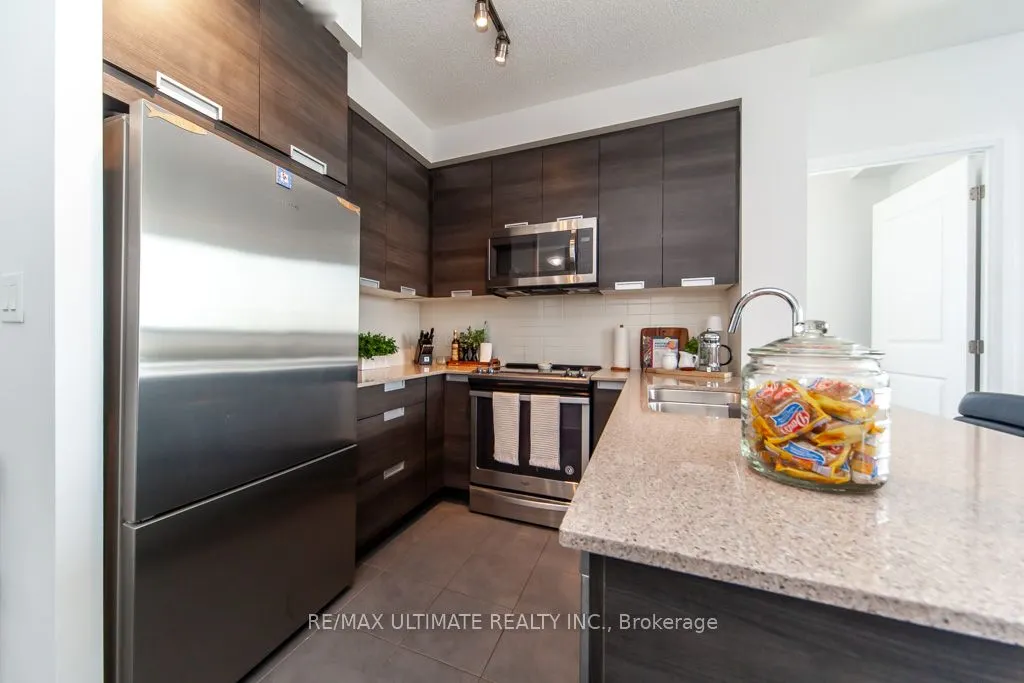 5033 Four Springs Avenue, #512