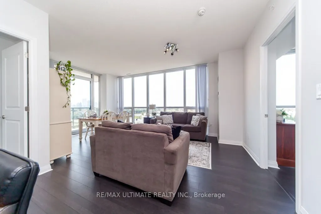 5033 Four Springs Avenue, #512