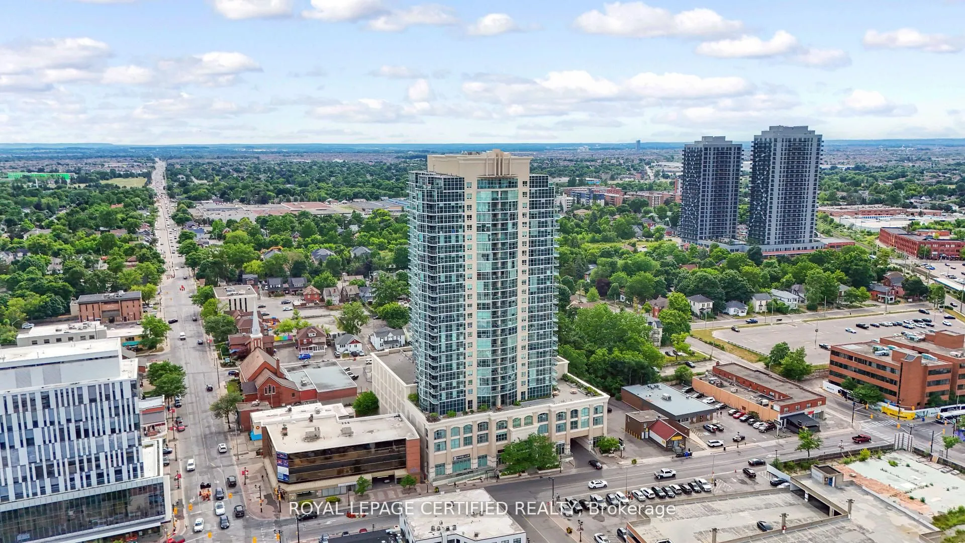 9 George Street N, #813