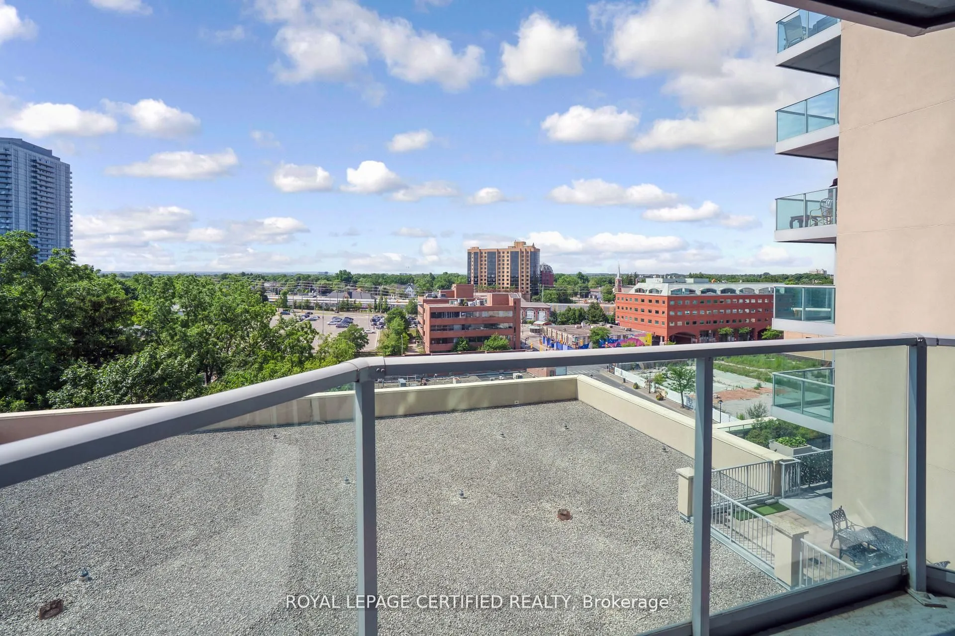 9 George Street N, #813