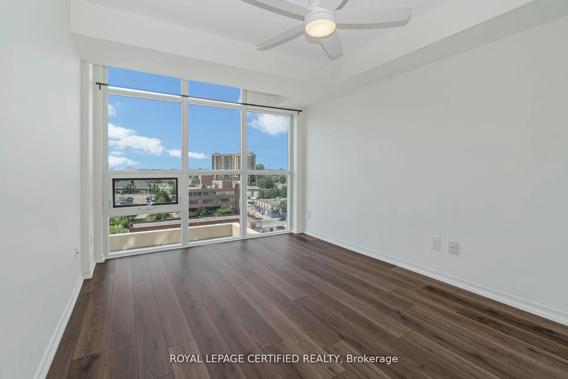 9 George Street N, #813