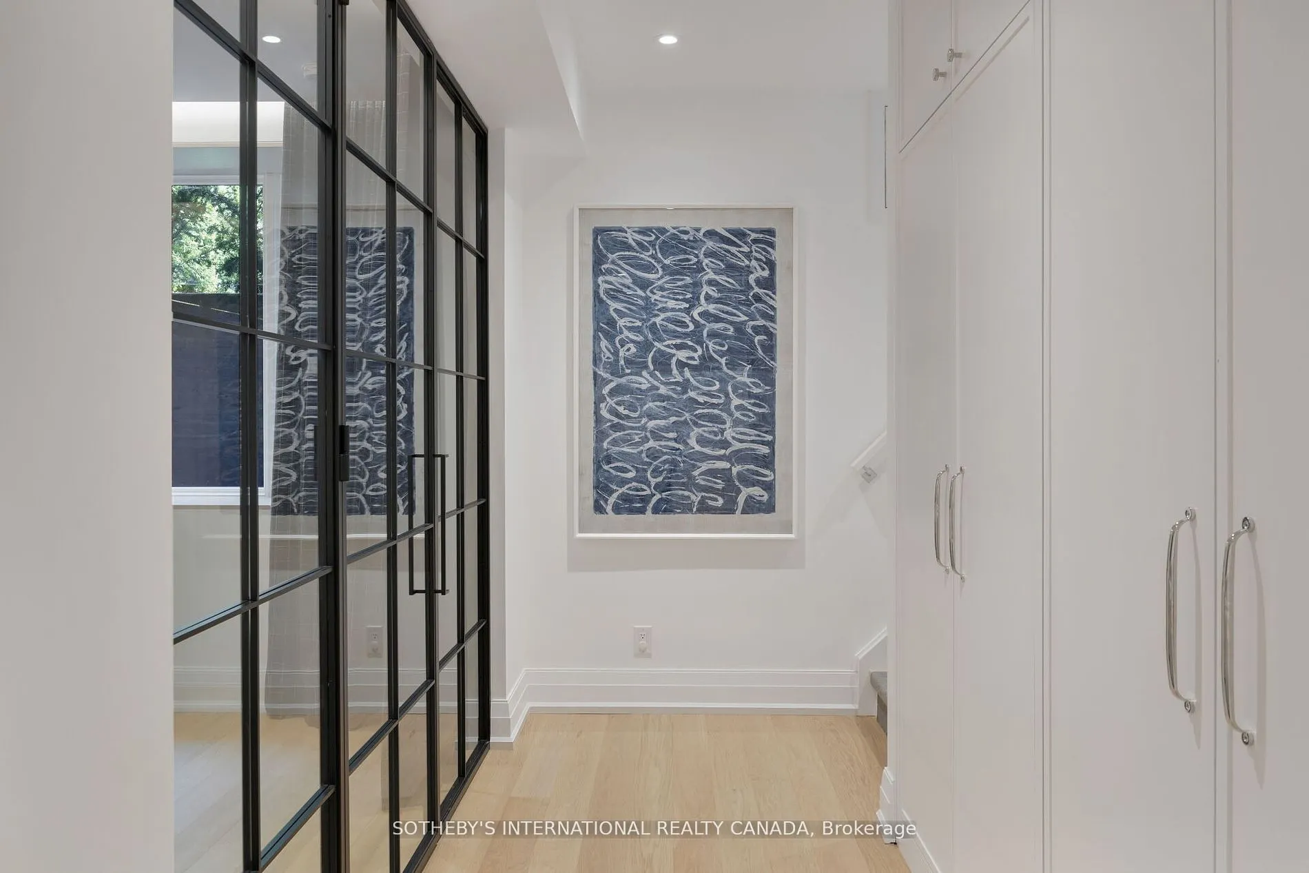12 Hewitt Avenue
