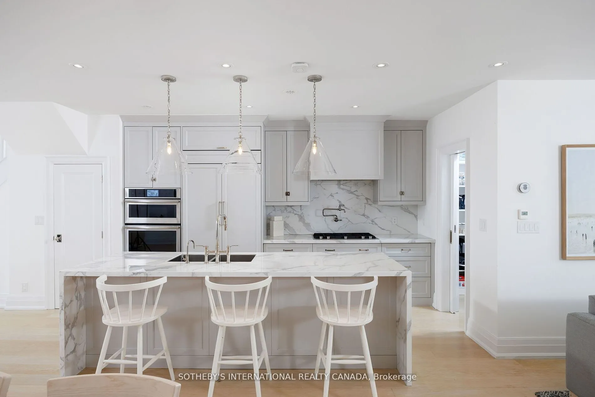 12 Hewitt Avenue