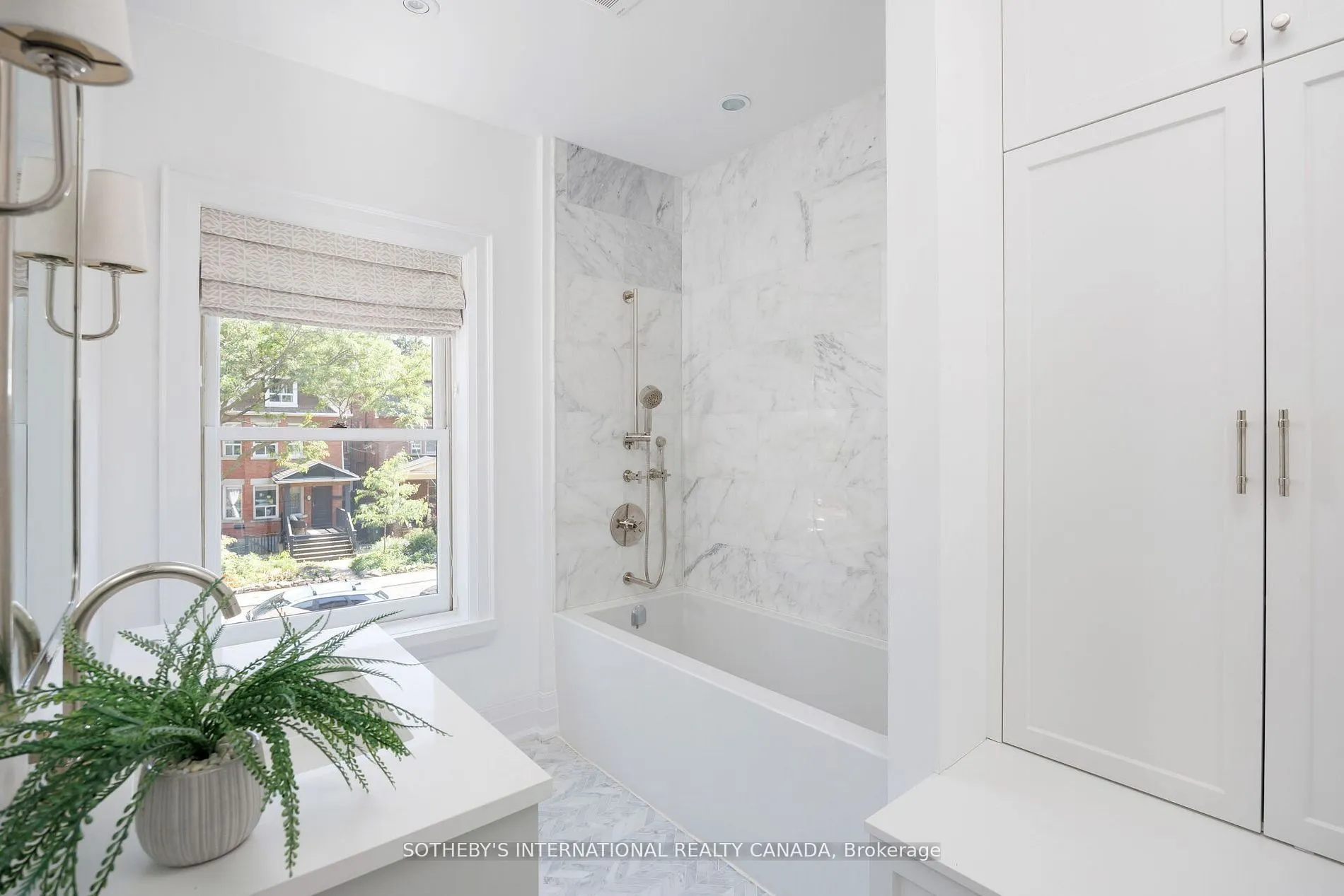 12 Hewitt Avenue