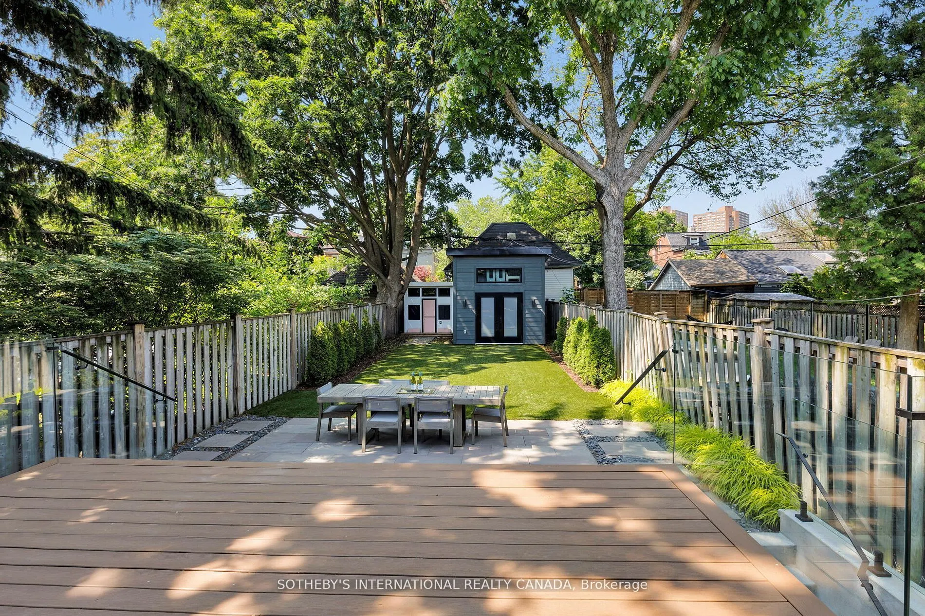 12 Hewitt Avenue