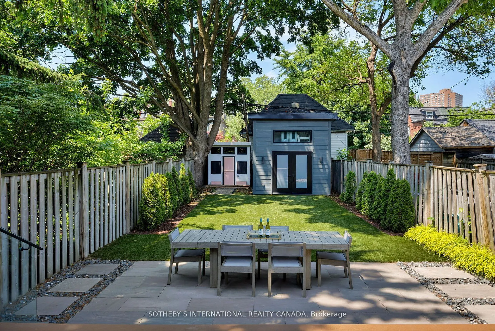 12 Hewitt Avenue