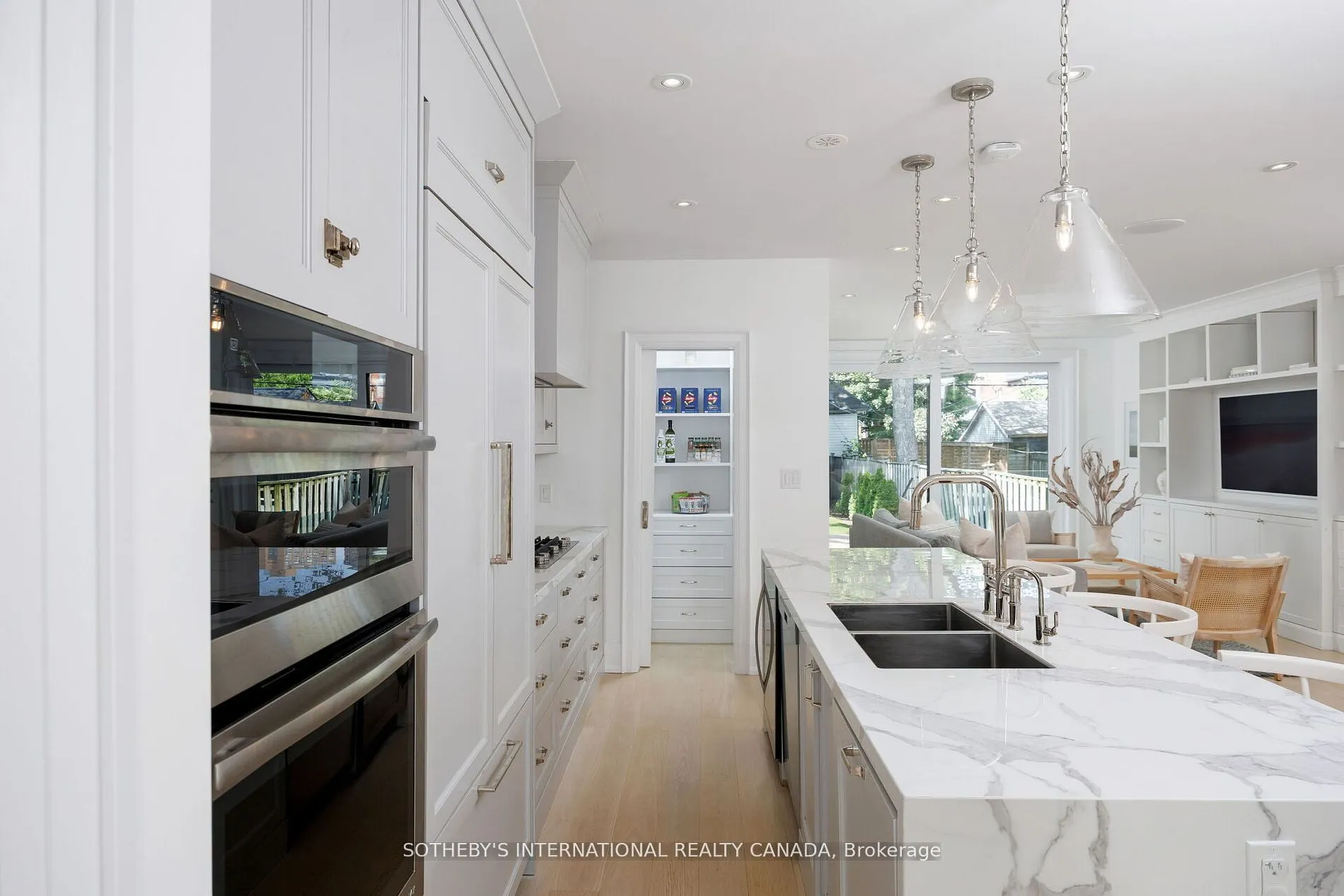 12 Hewitt Avenue