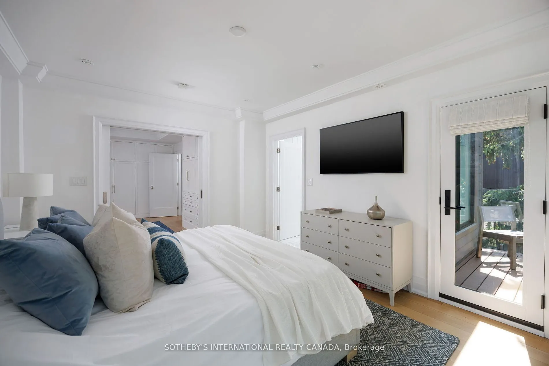 12 Hewitt Avenue