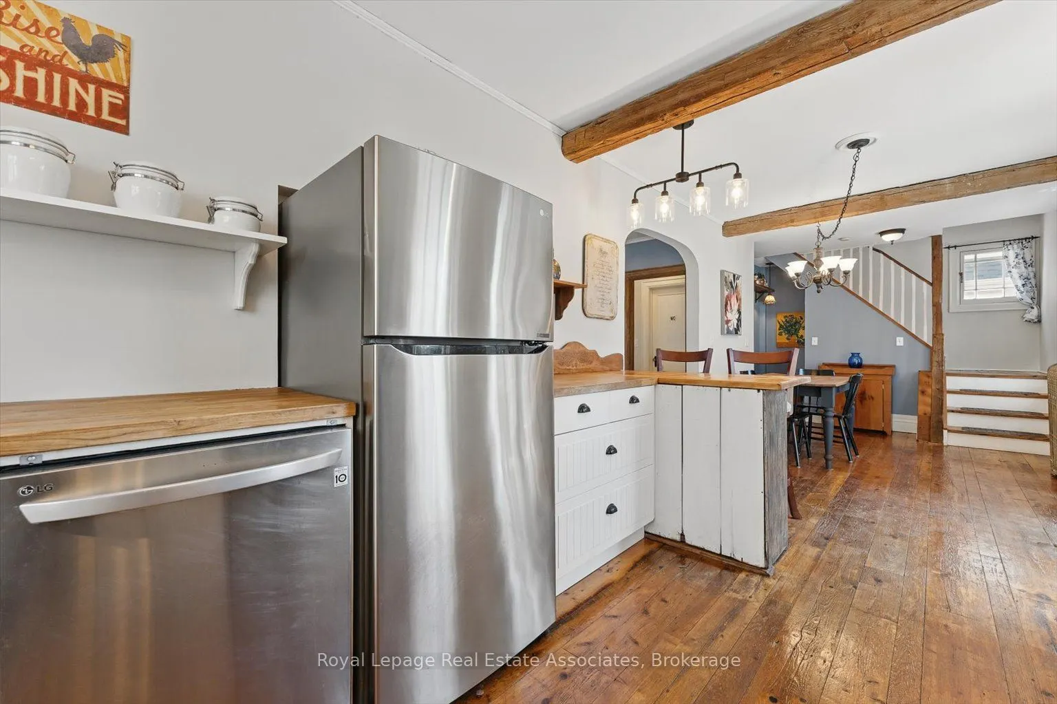 30 Oakwood Avenue S