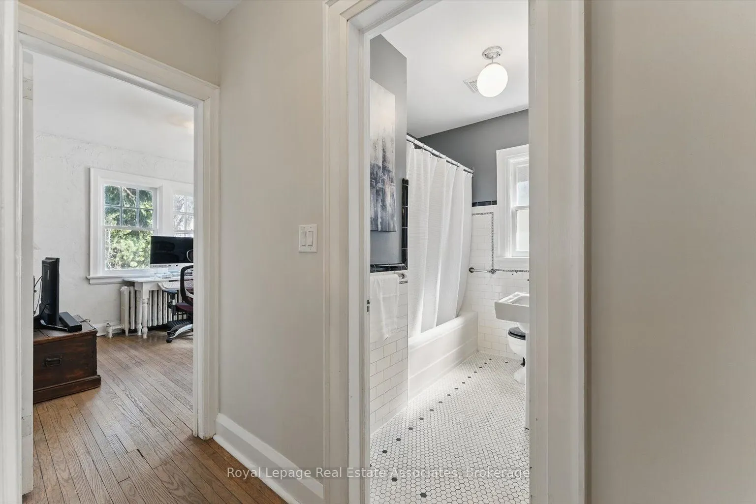 30 Oakwood Avenue S