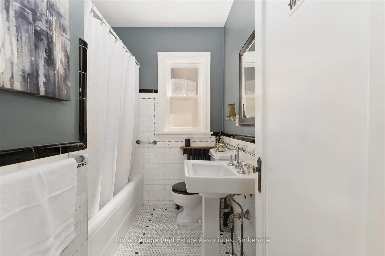 30 Oakwood Avenue S