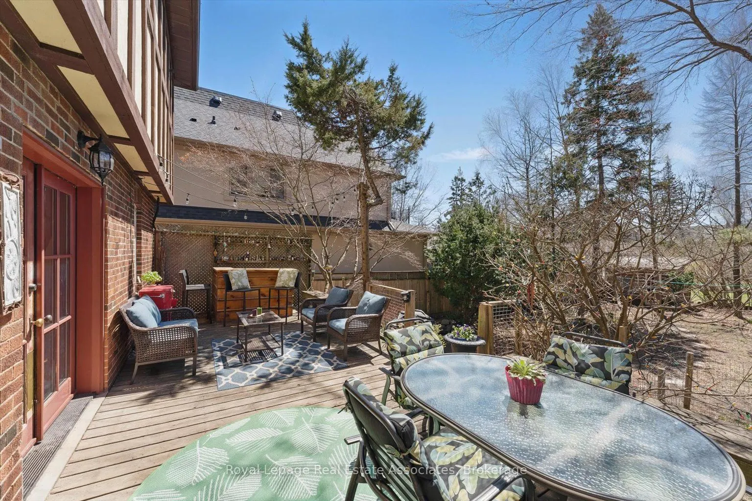 30 Oakwood Avenue S