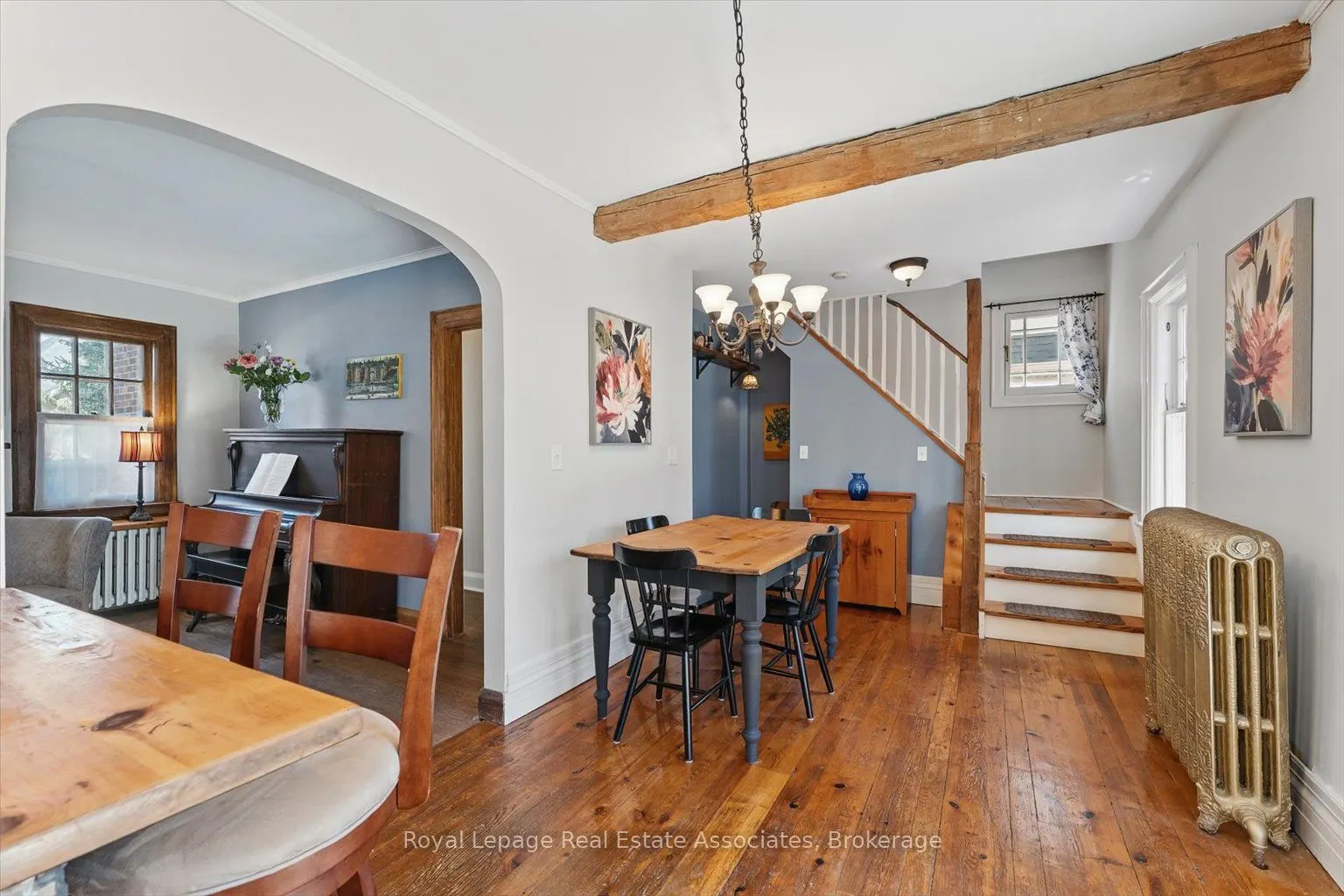 30 Oakwood Avenue S