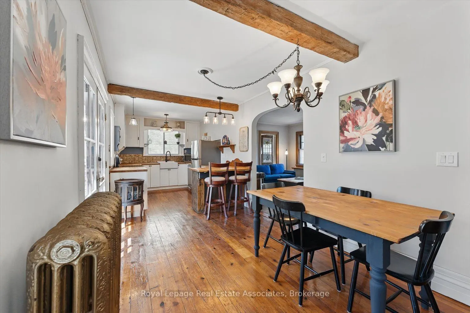 30 Oakwood Avenue S