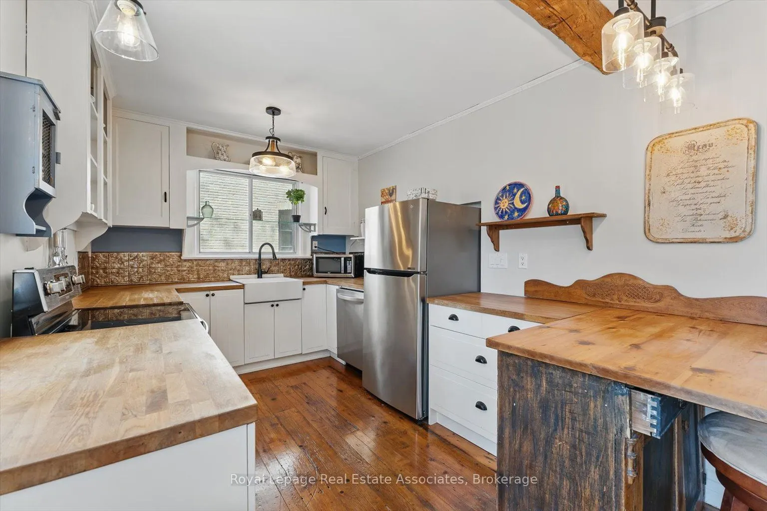 30 Oakwood Avenue S