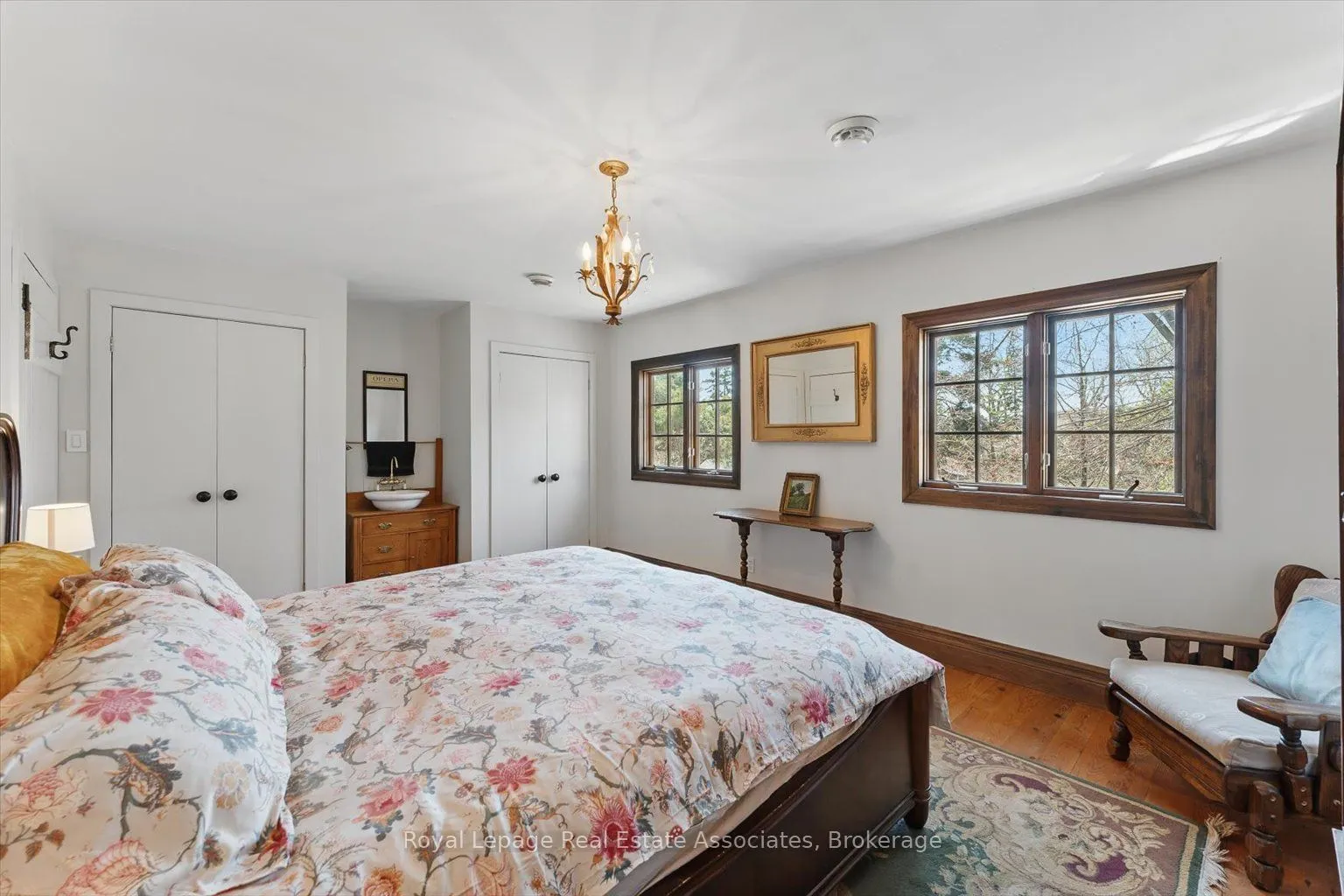30 Oakwood Avenue S