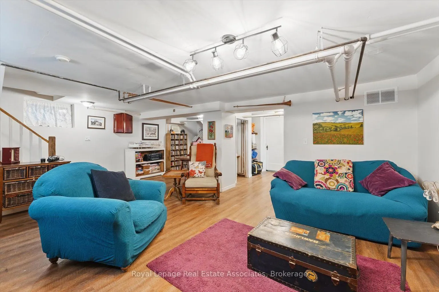 30 Oakwood Avenue S