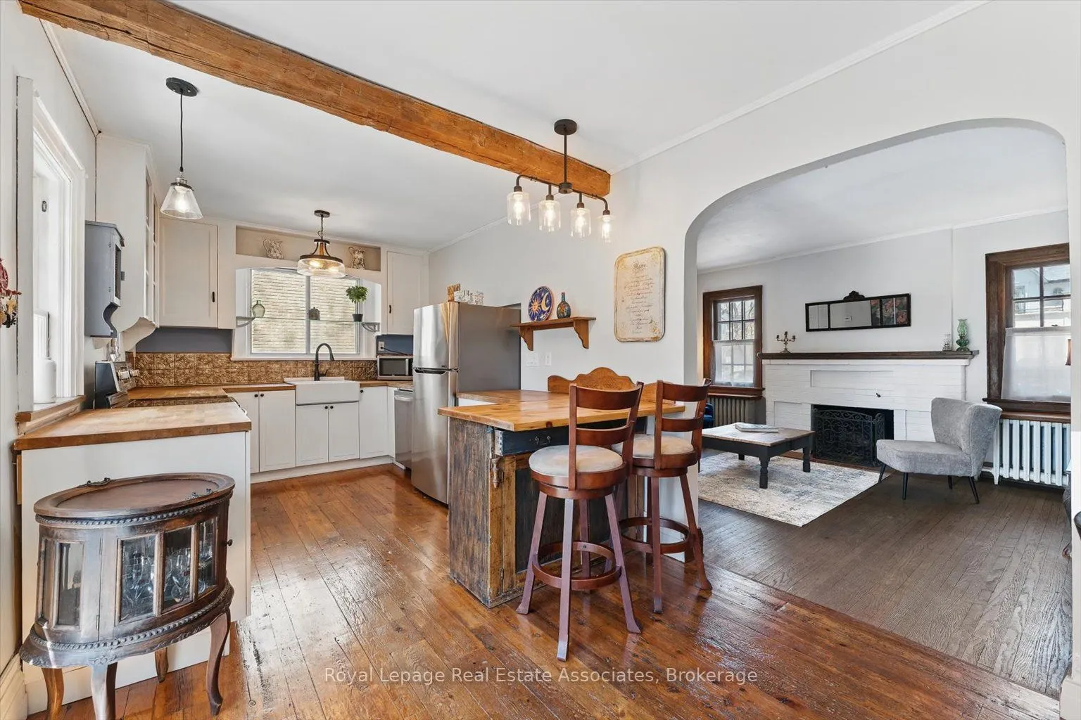 30 Oakwood Avenue S