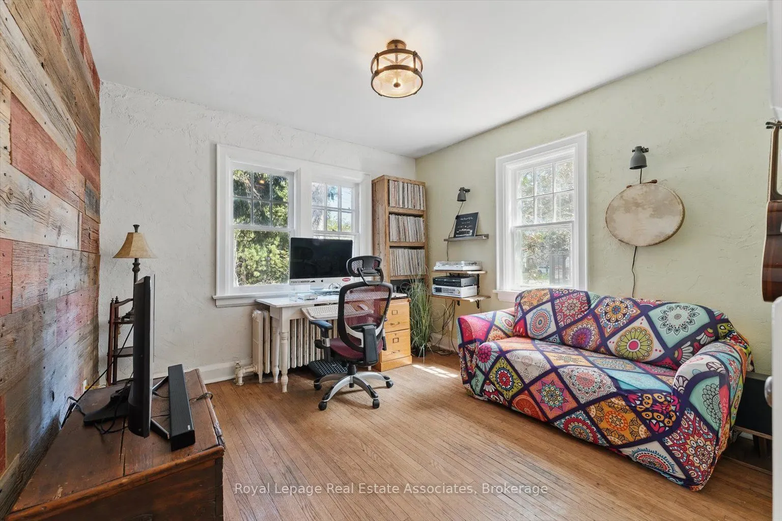 30 Oakwood Avenue S