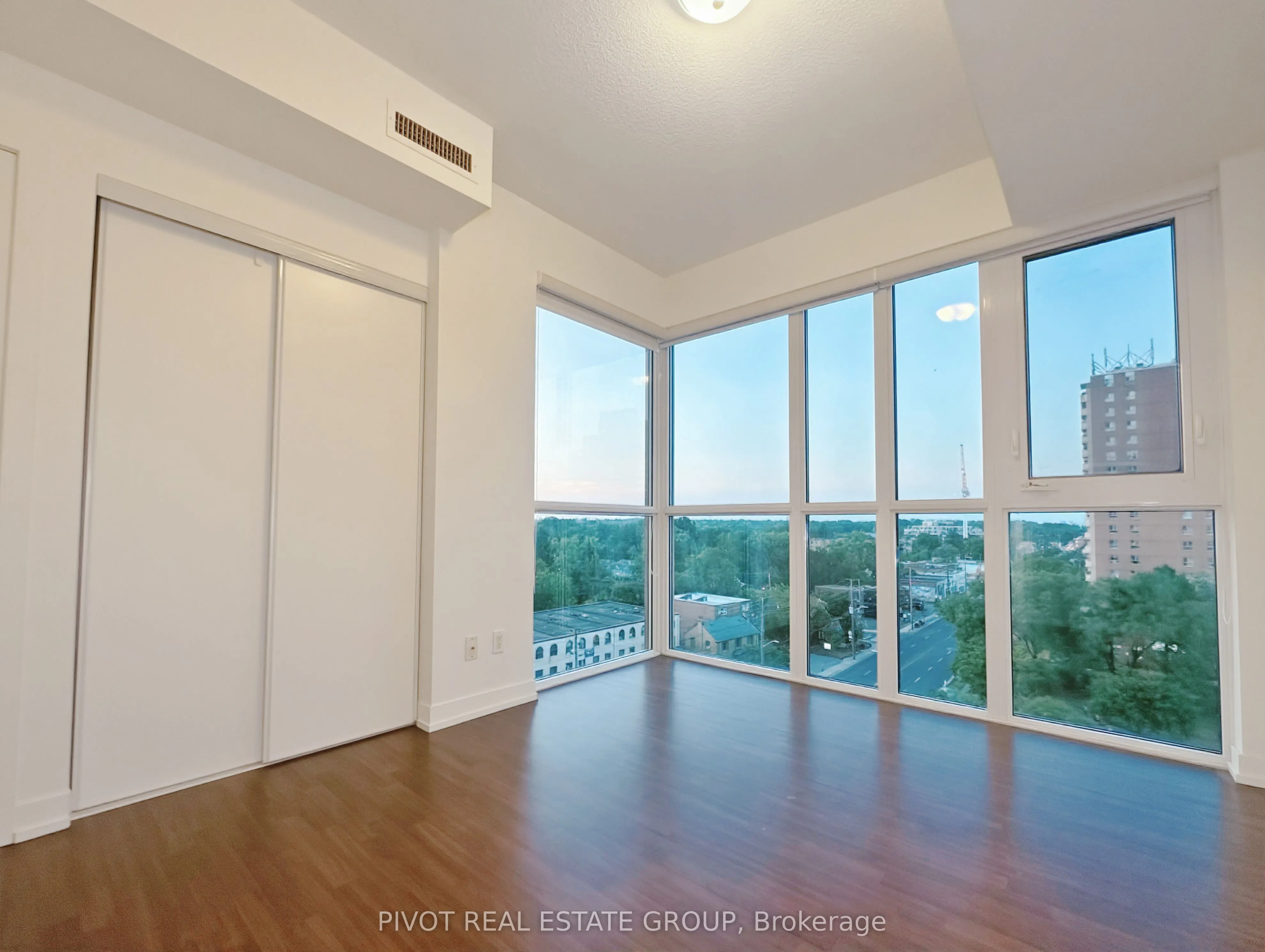 5101 Dundas Street W, #803