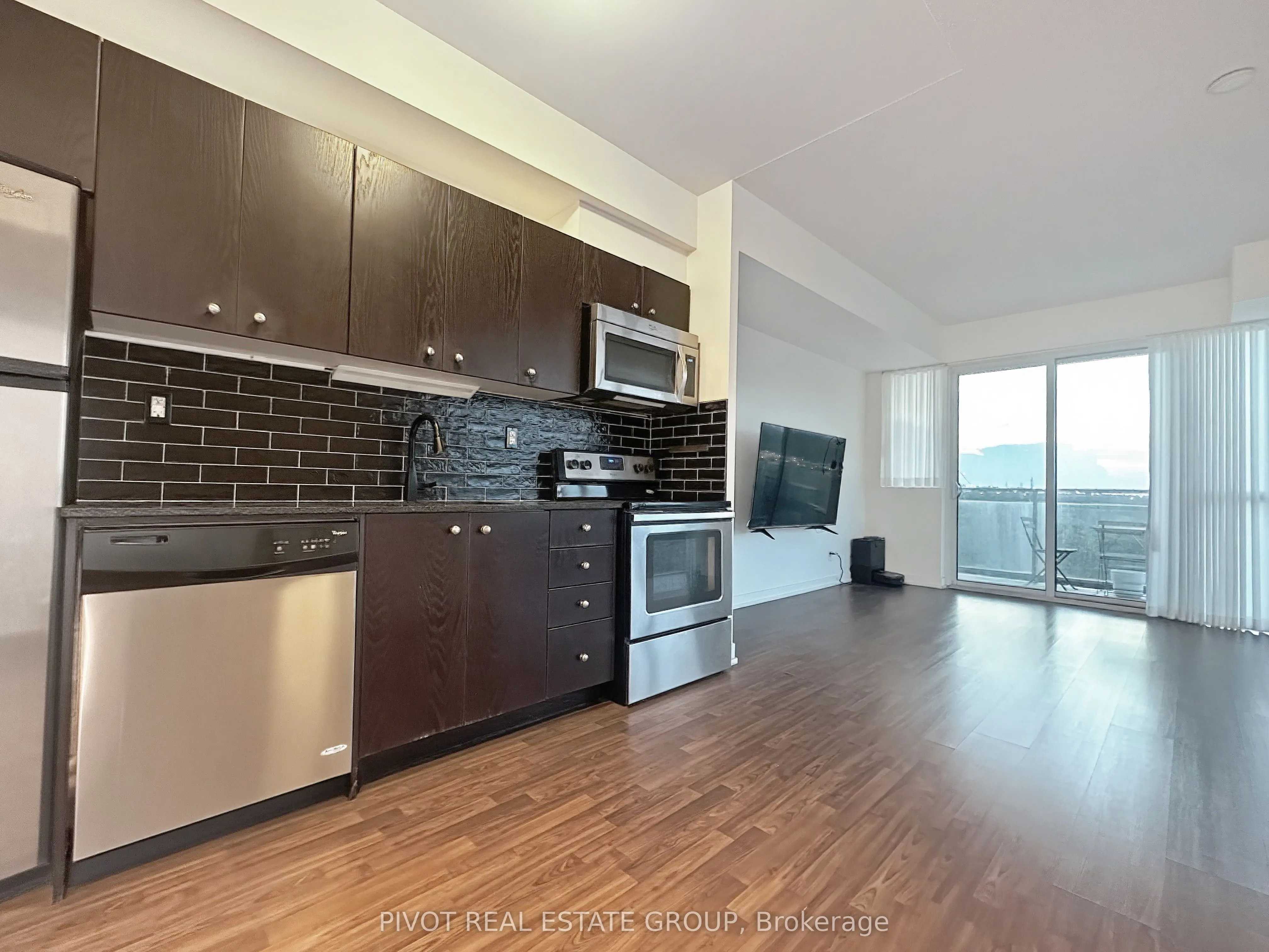 5101 Dundas Street W, #803