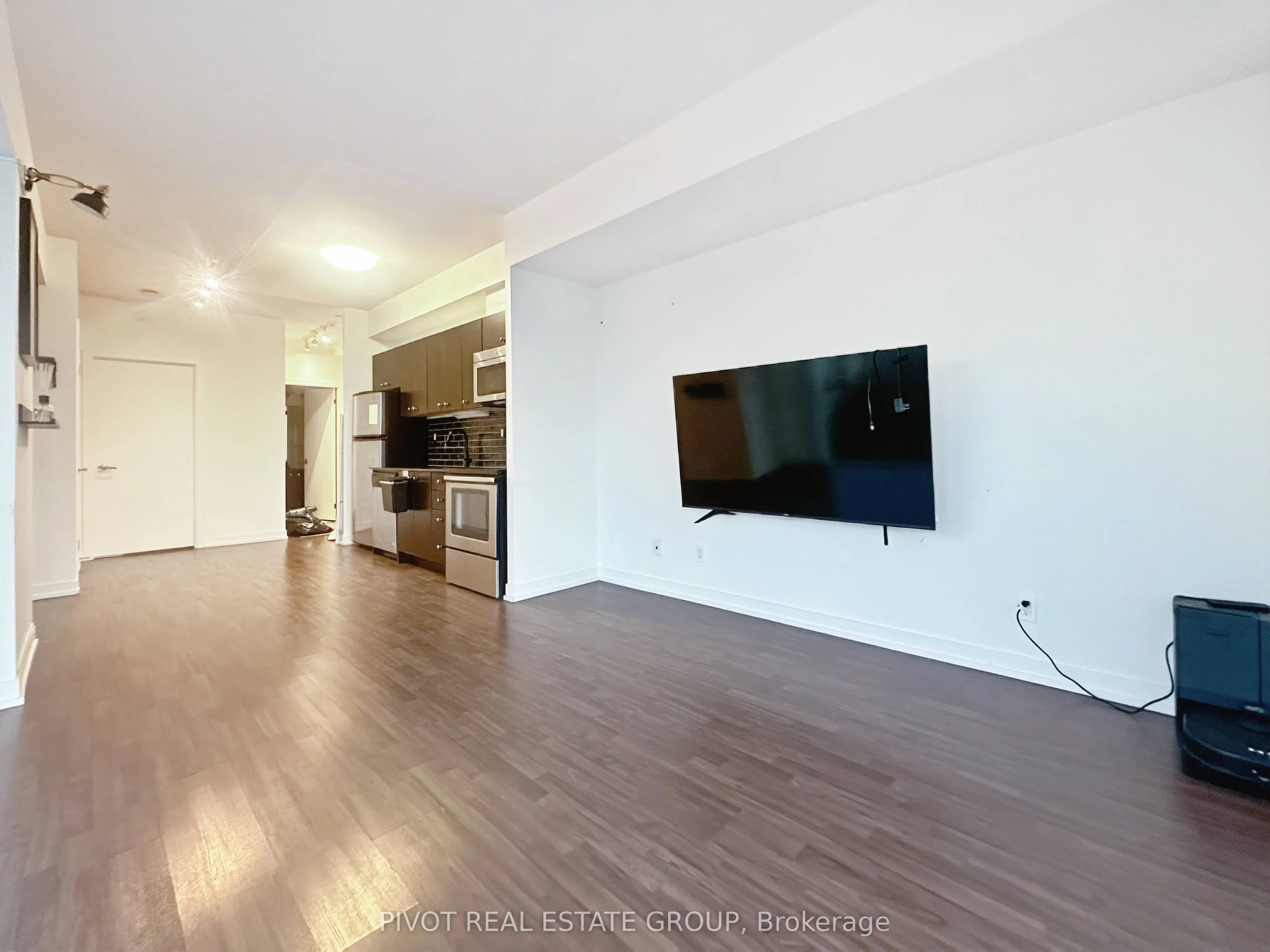 5101 Dundas Street W, #803