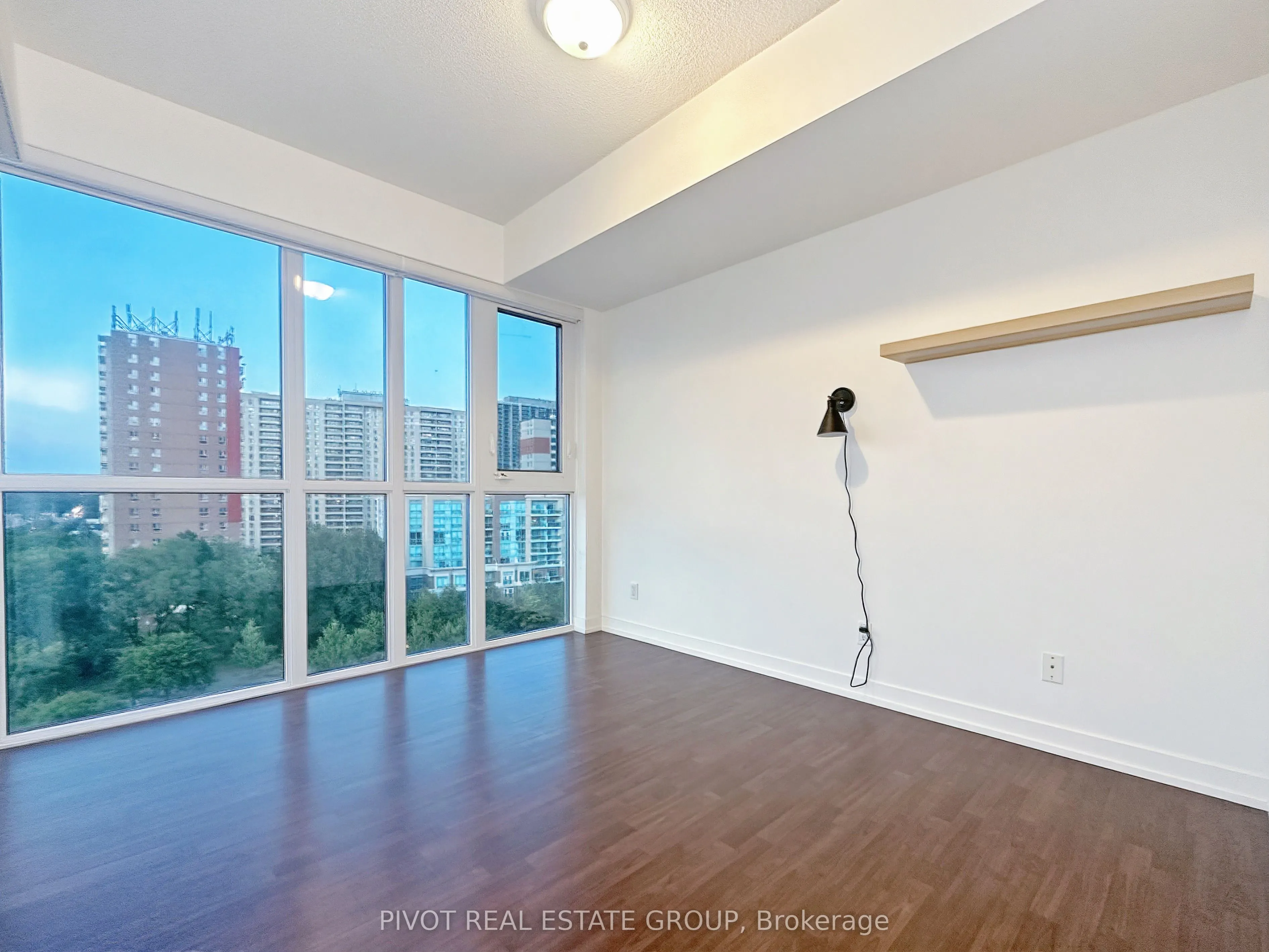 5101 Dundas Street W, #803