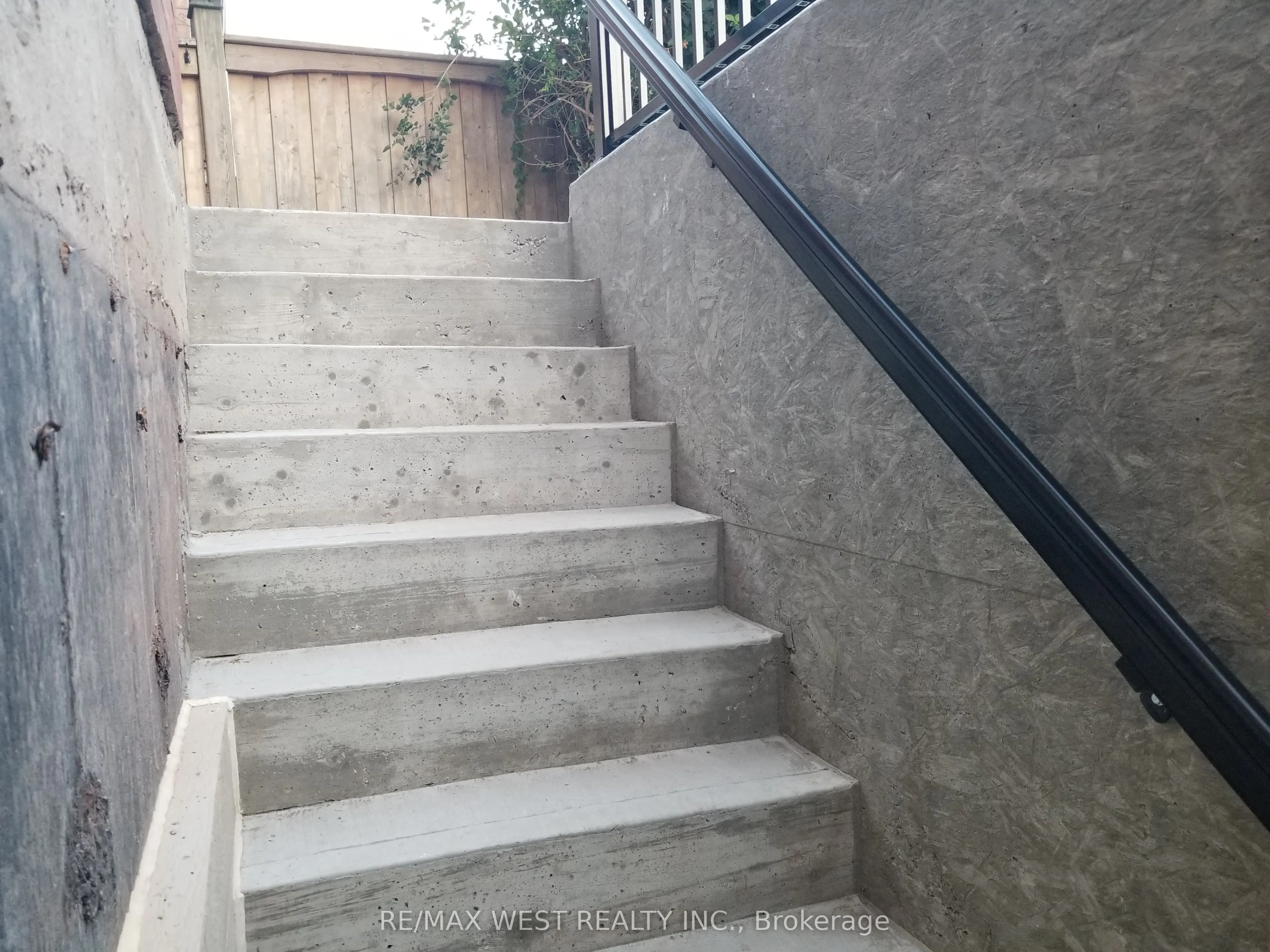 18 Leagate Street