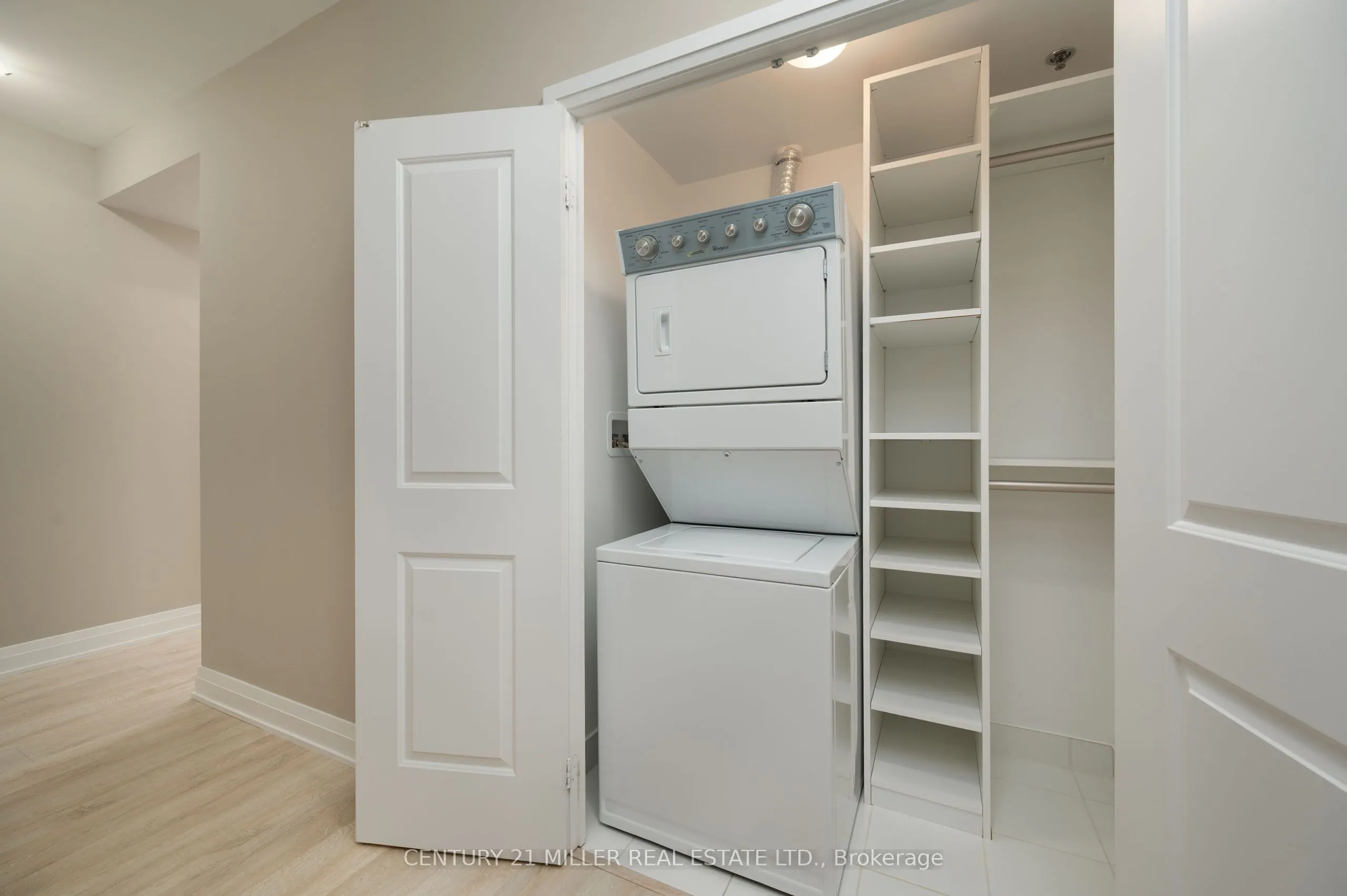 55 Speers Road, #1103