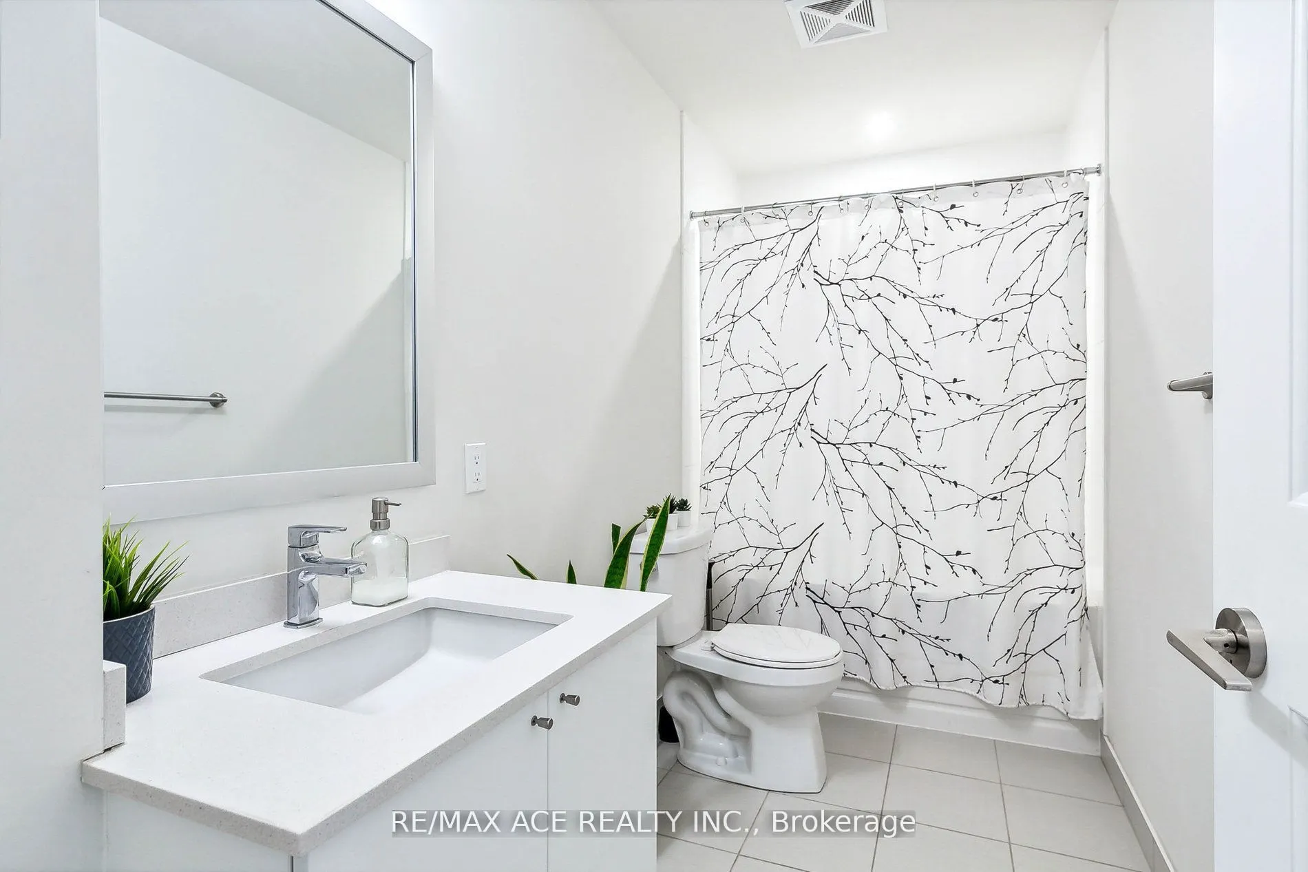 65 Watergarden Drive, #101