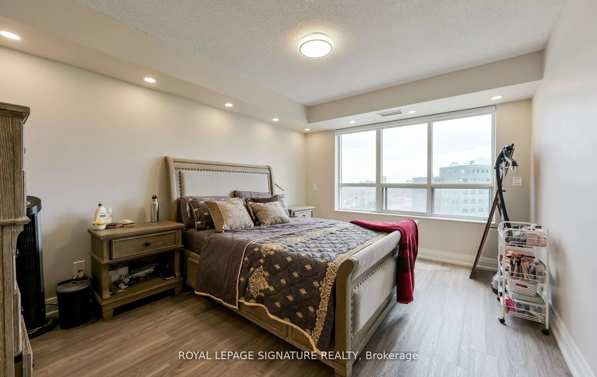 25 Kingsbridge Garden Circle, #1126