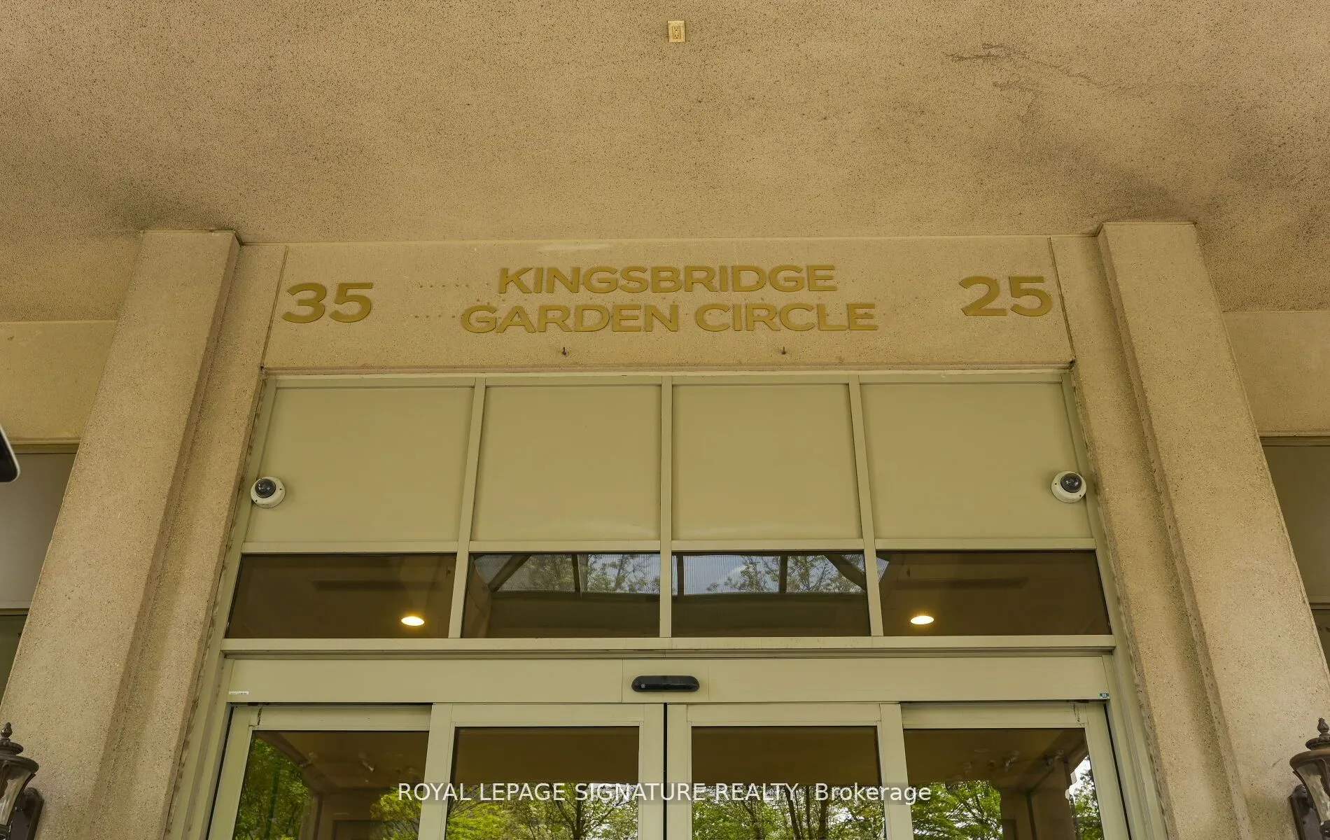 25 Kingsbridge Garden Circle, #1126