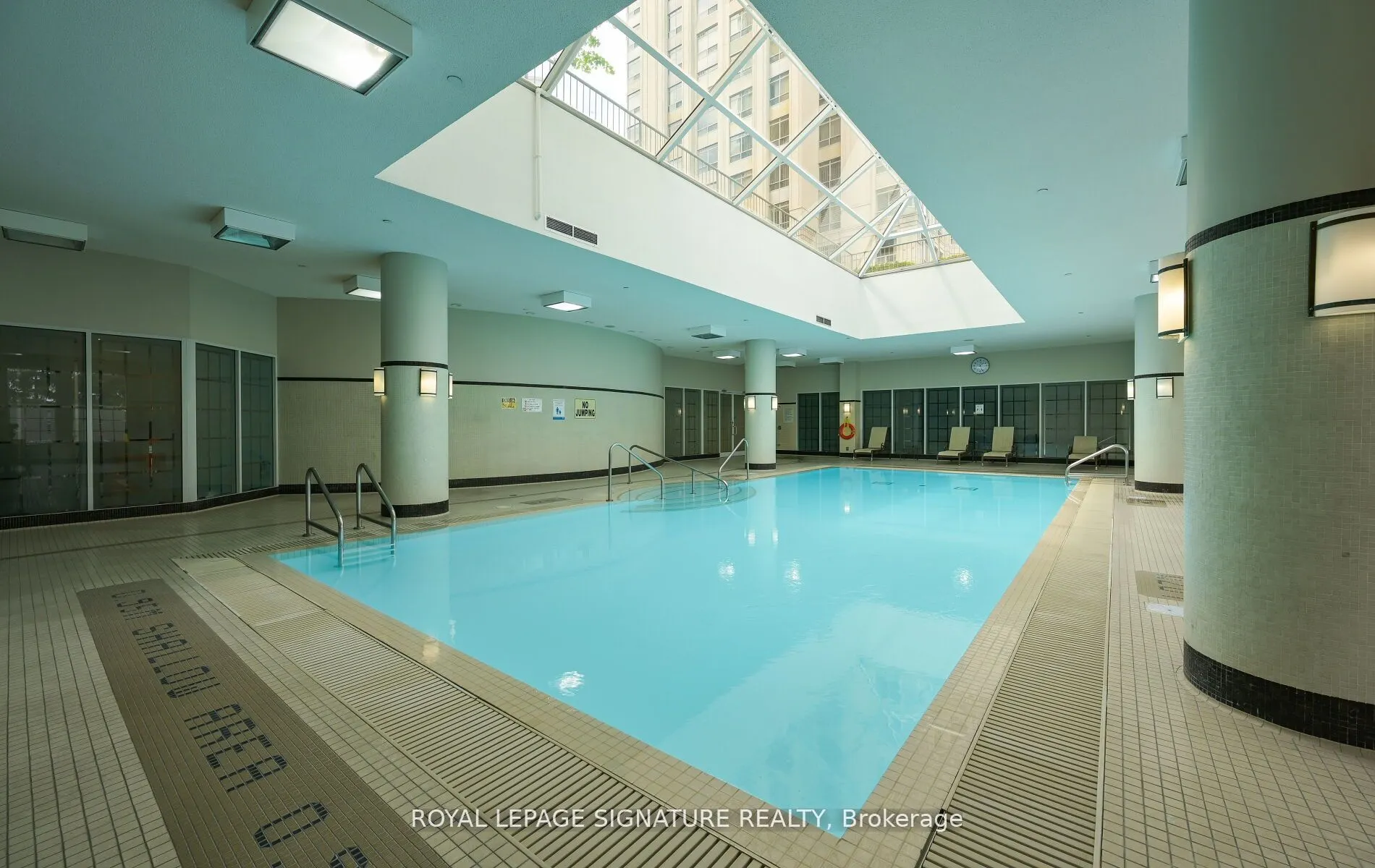25 Kingsbridge Garden Circle, #1126