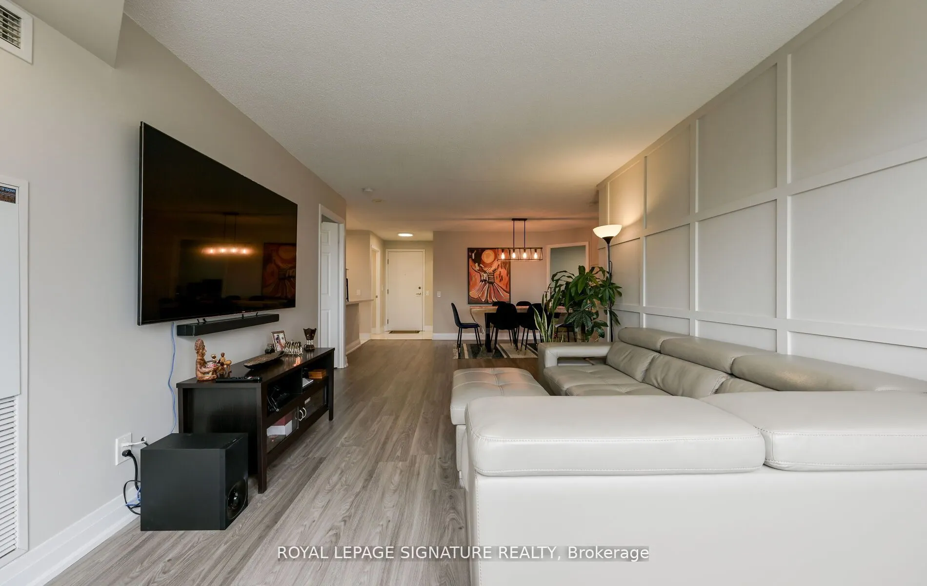 25 Kingsbridge Garden Circle, #1126