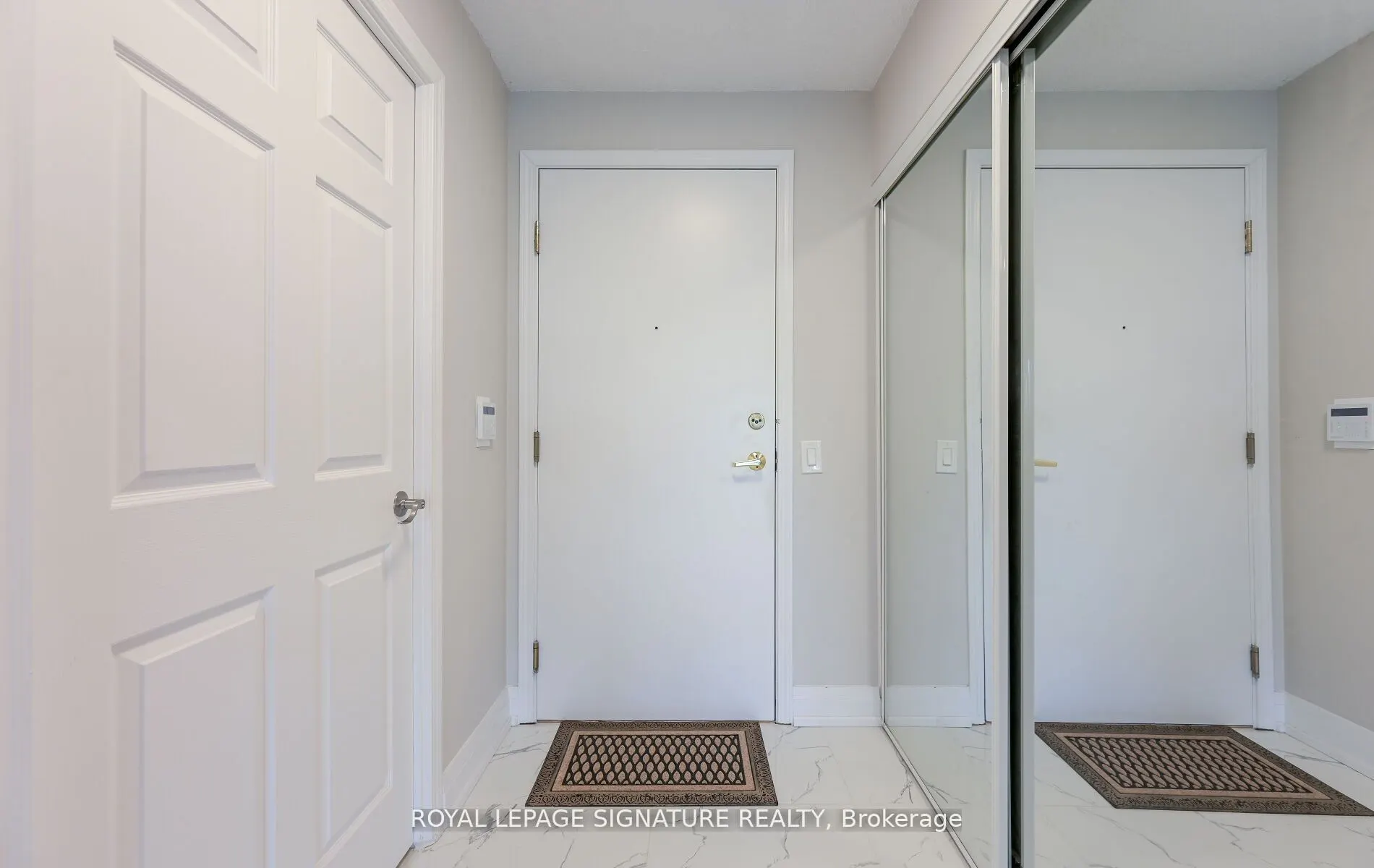 25 Kingsbridge Garden Circle, #1126