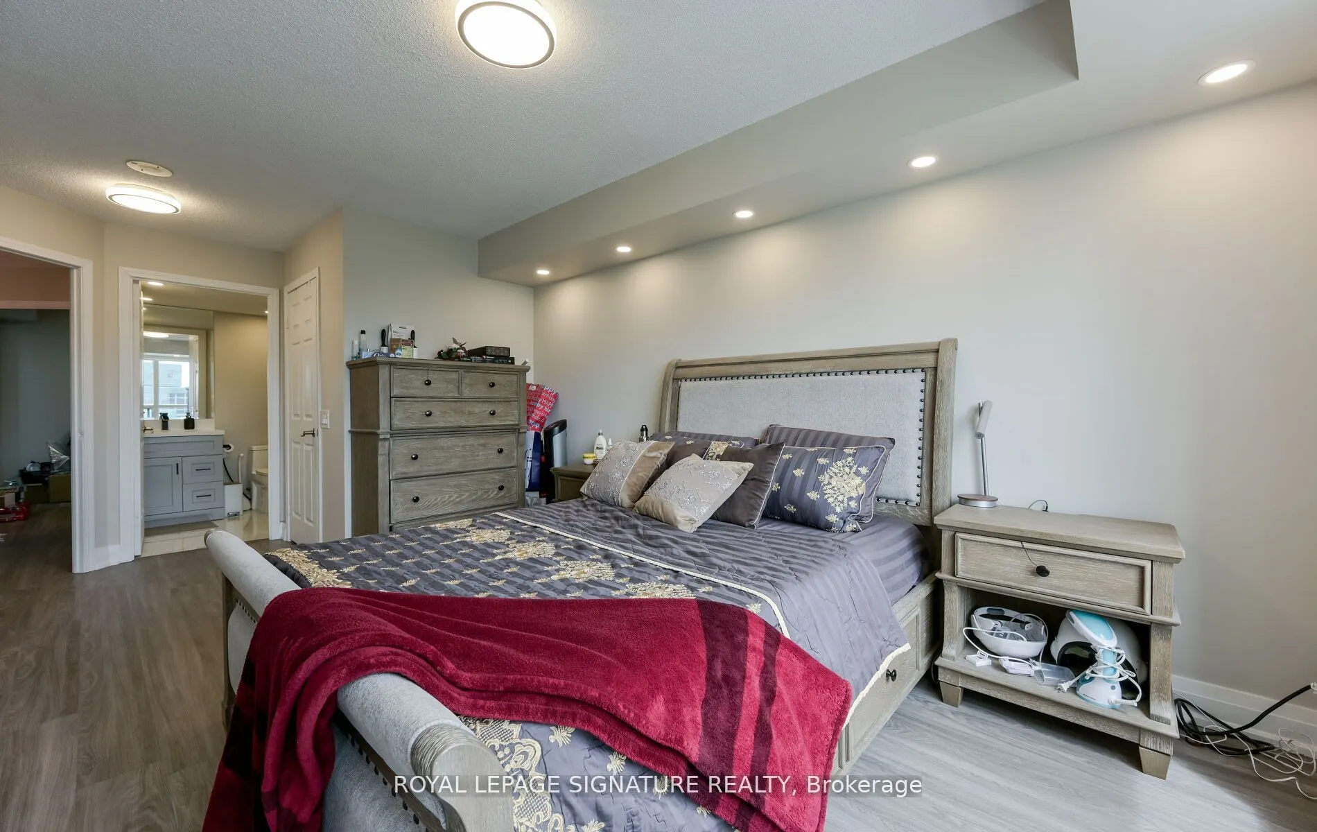 25 Kingsbridge Garden Circle, #1126