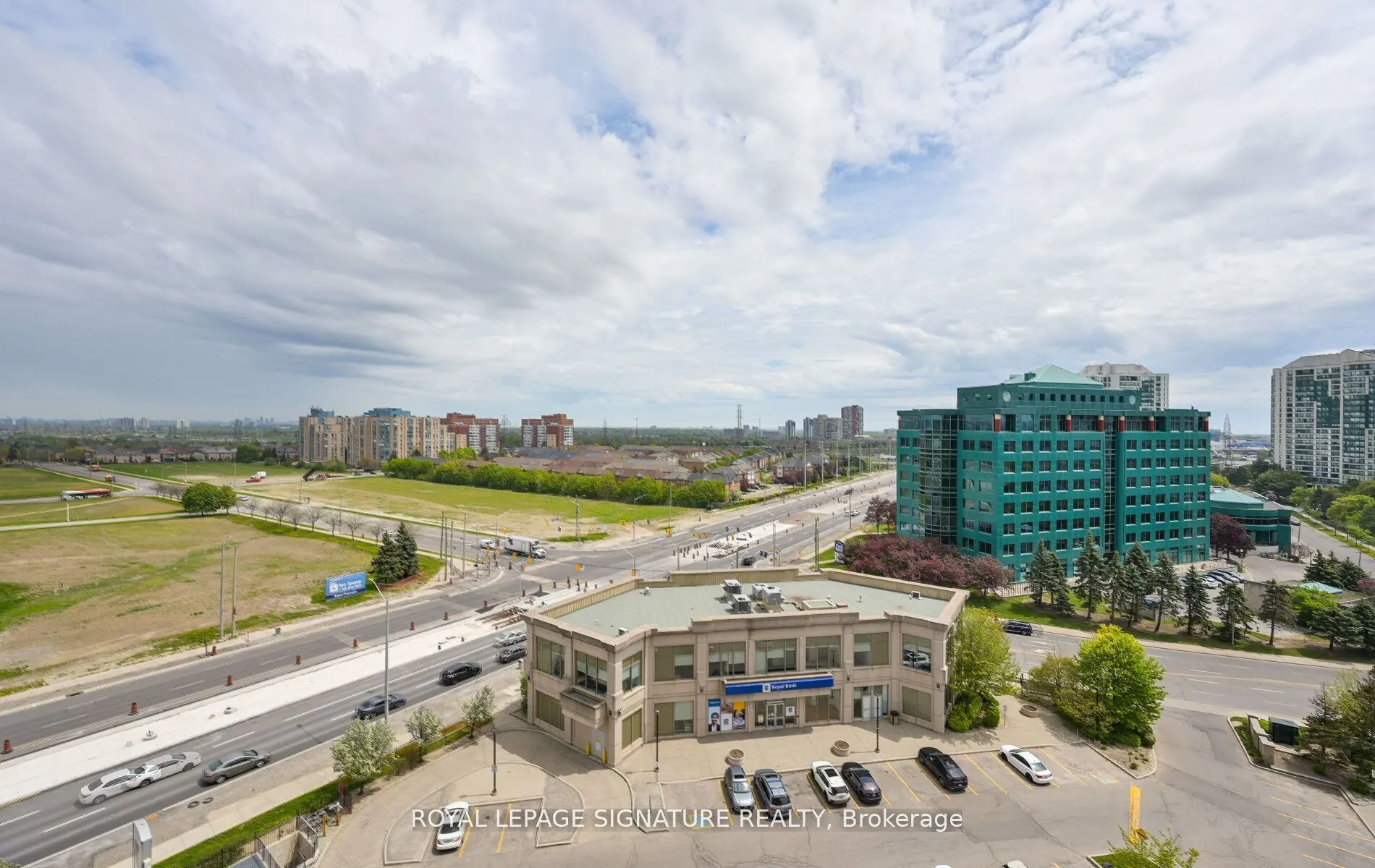 25 Kingsbridge Garden Circle, #1126