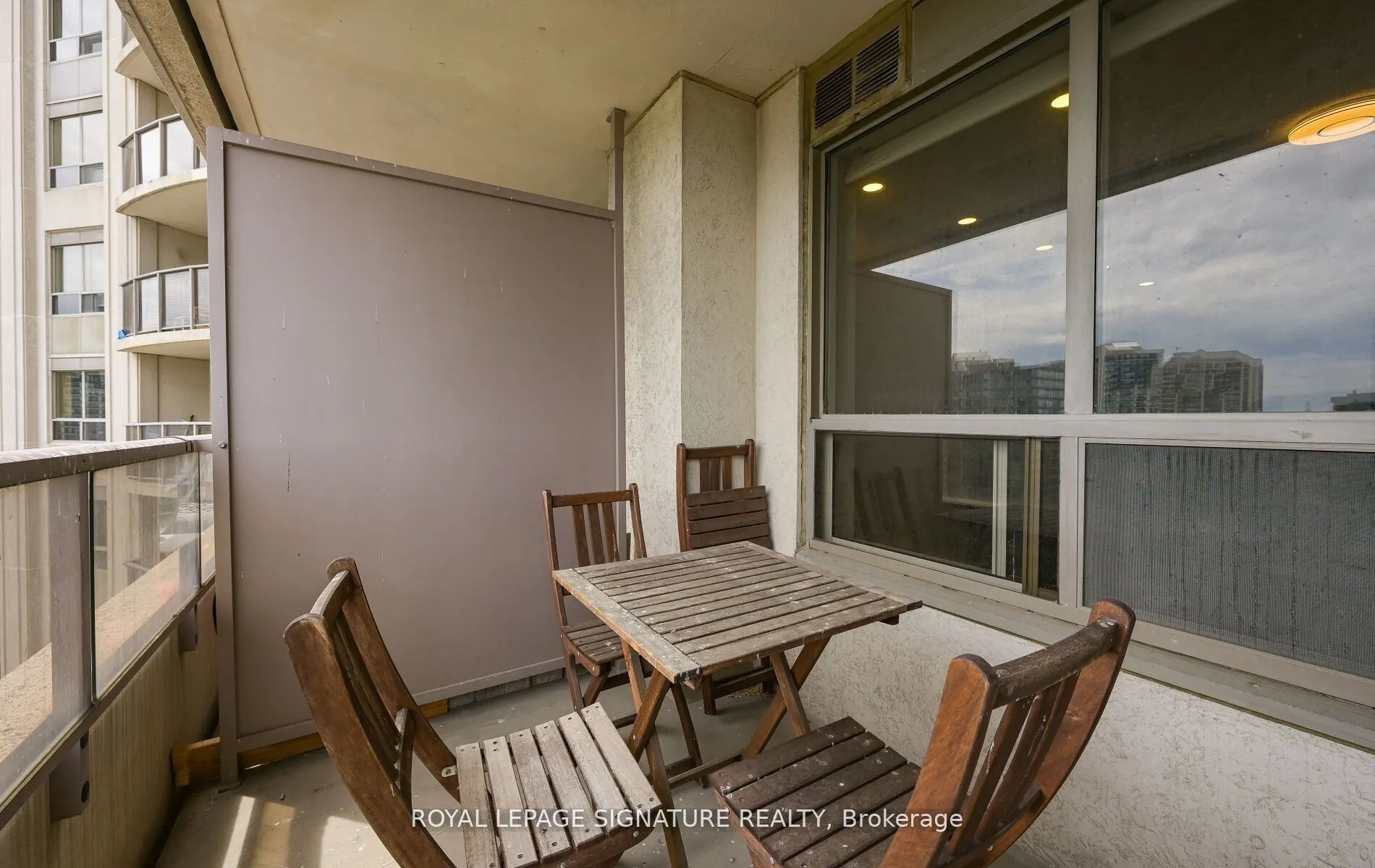 25 Kingsbridge Garden Circle, #1126