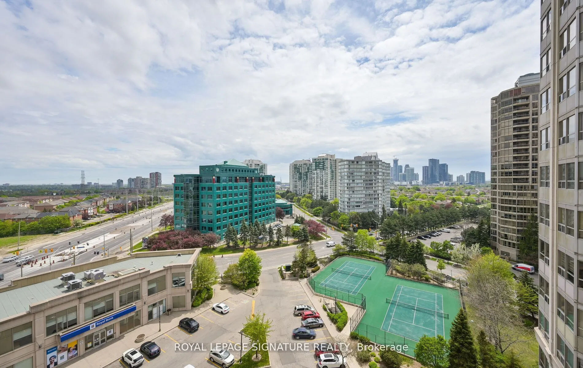 25 Kingsbridge Garden Circle, #1126