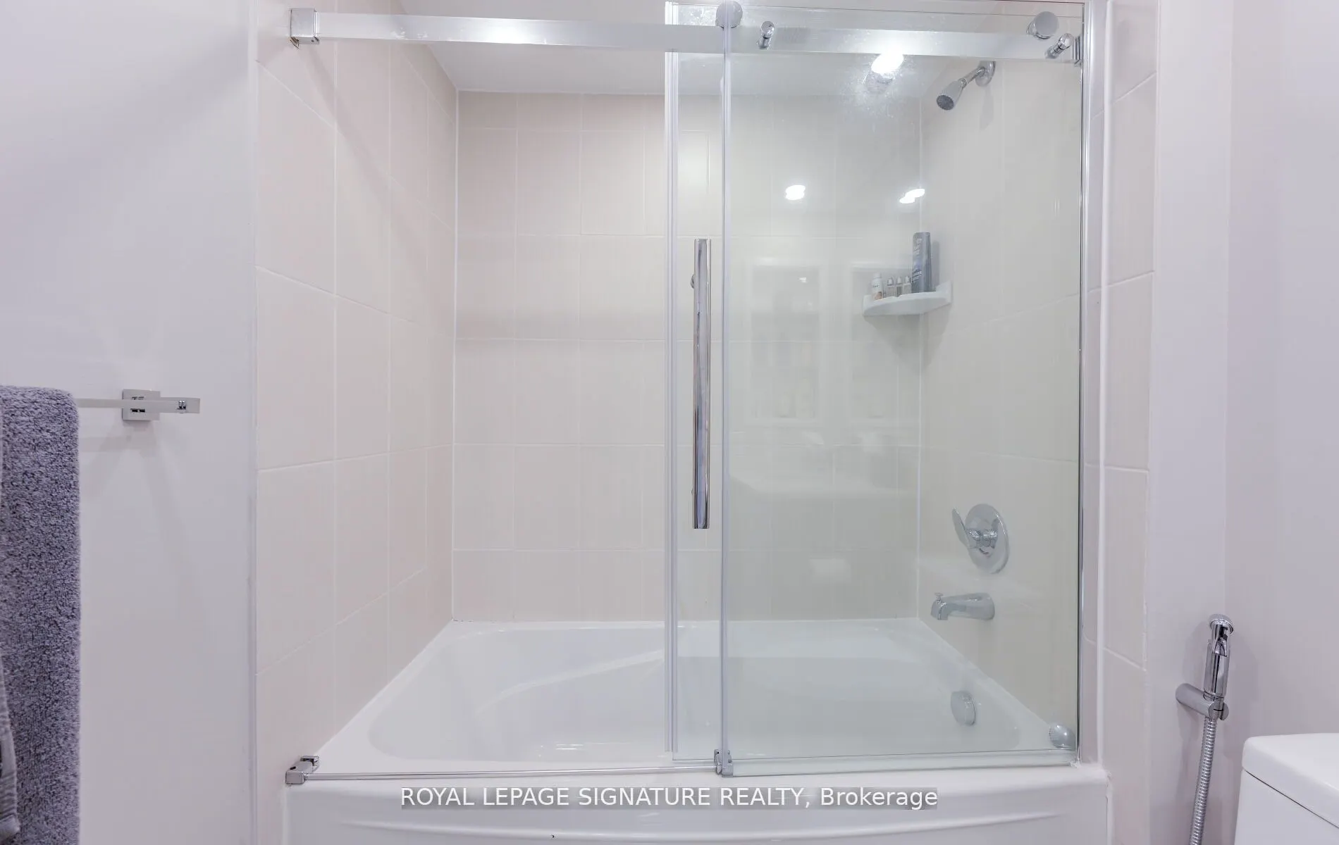 25 Kingsbridge Garden Circle, #1126