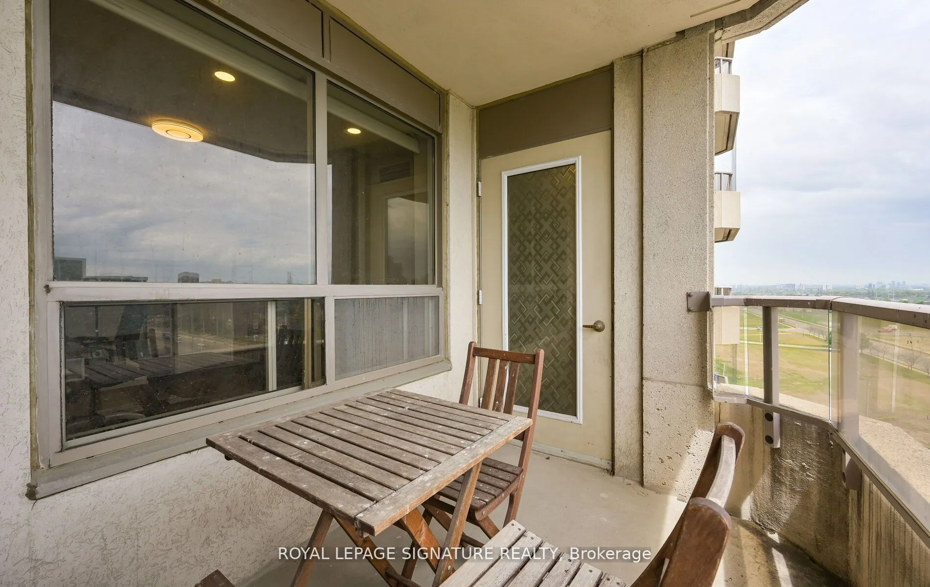 25 Kingsbridge Garden Circle, #1126