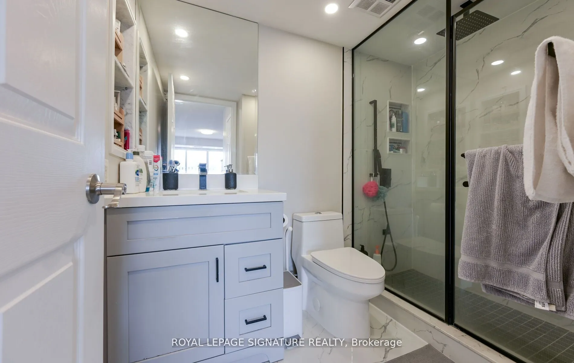25 Kingsbridge Garden Circle, #1126