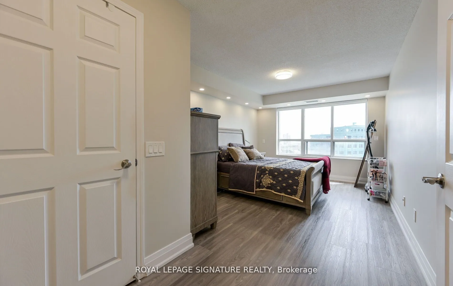 25 Kingsbridge Garden Circle, #1126