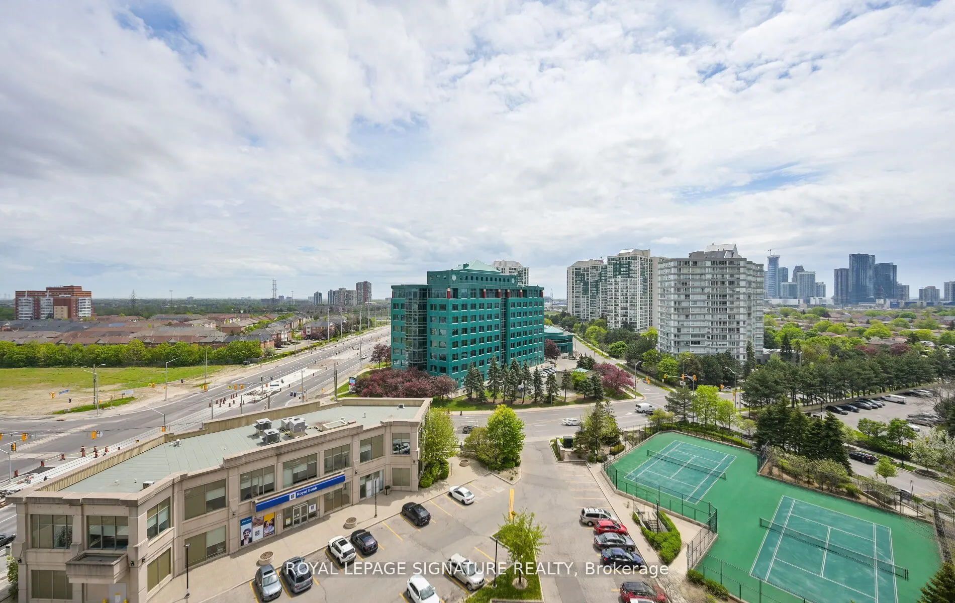 25 Kingsbridge Garden Circle, #1126