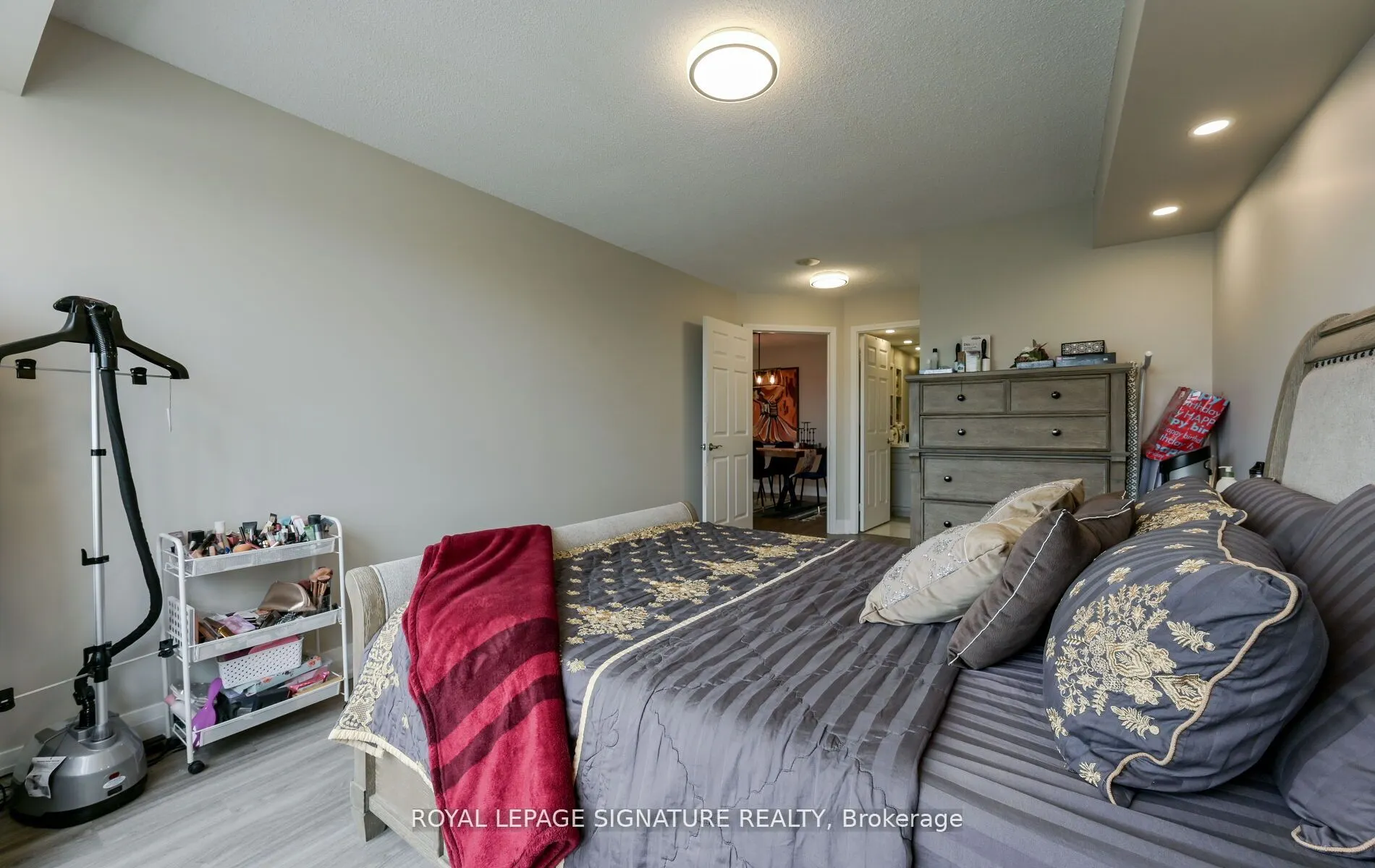 25 Kingsbridge Garden Circle, #1126