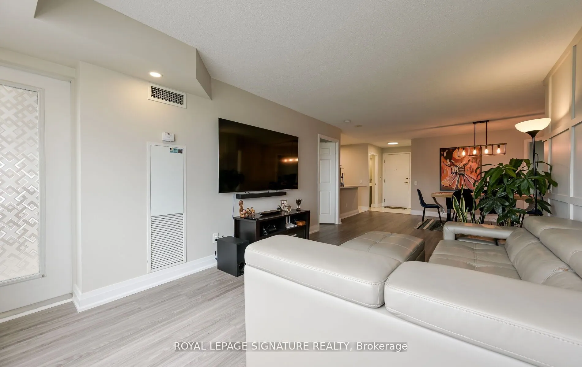 25 Kingsbridge Garden Circle, #1126