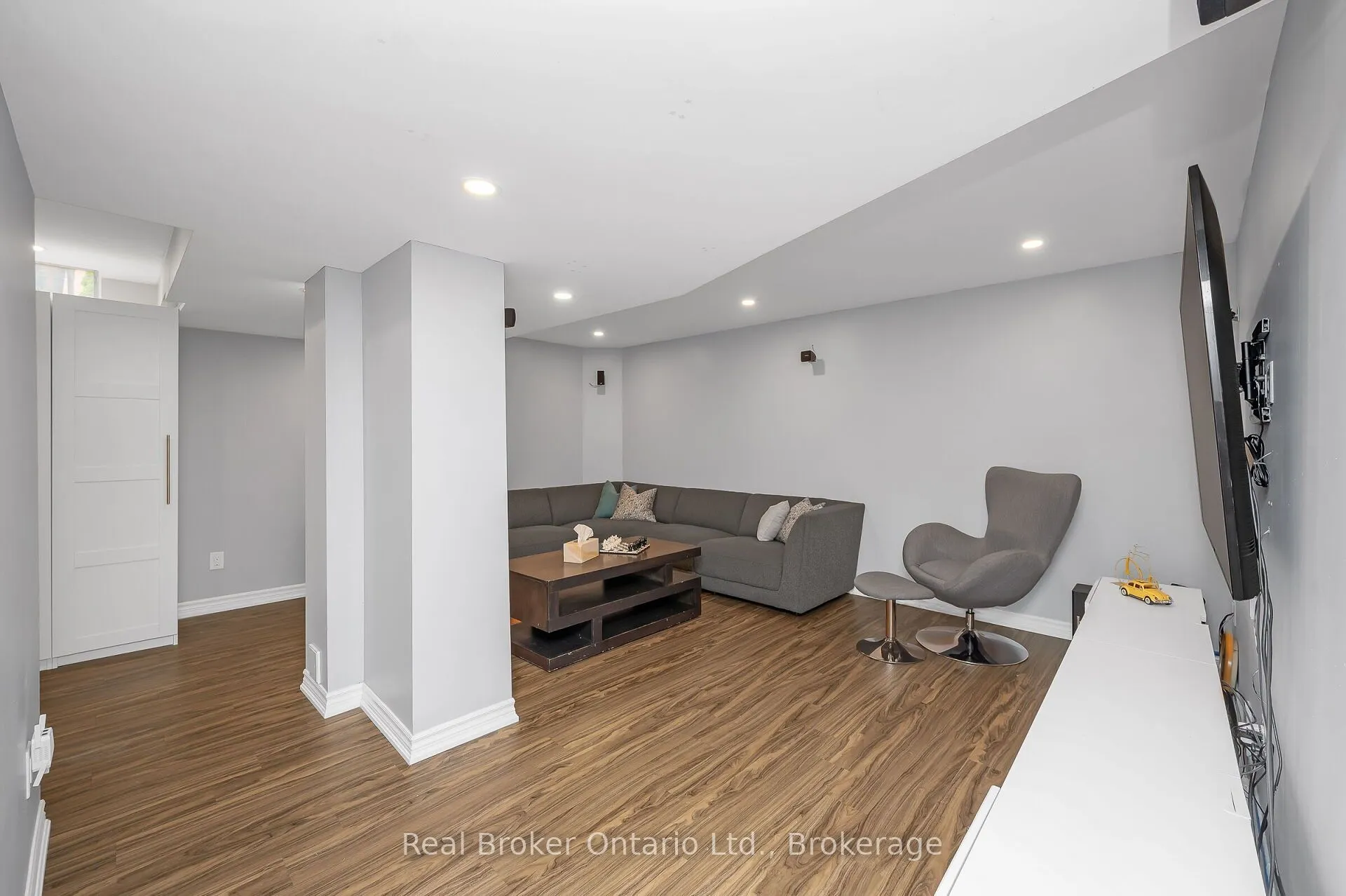 2458 Postmaster Drive