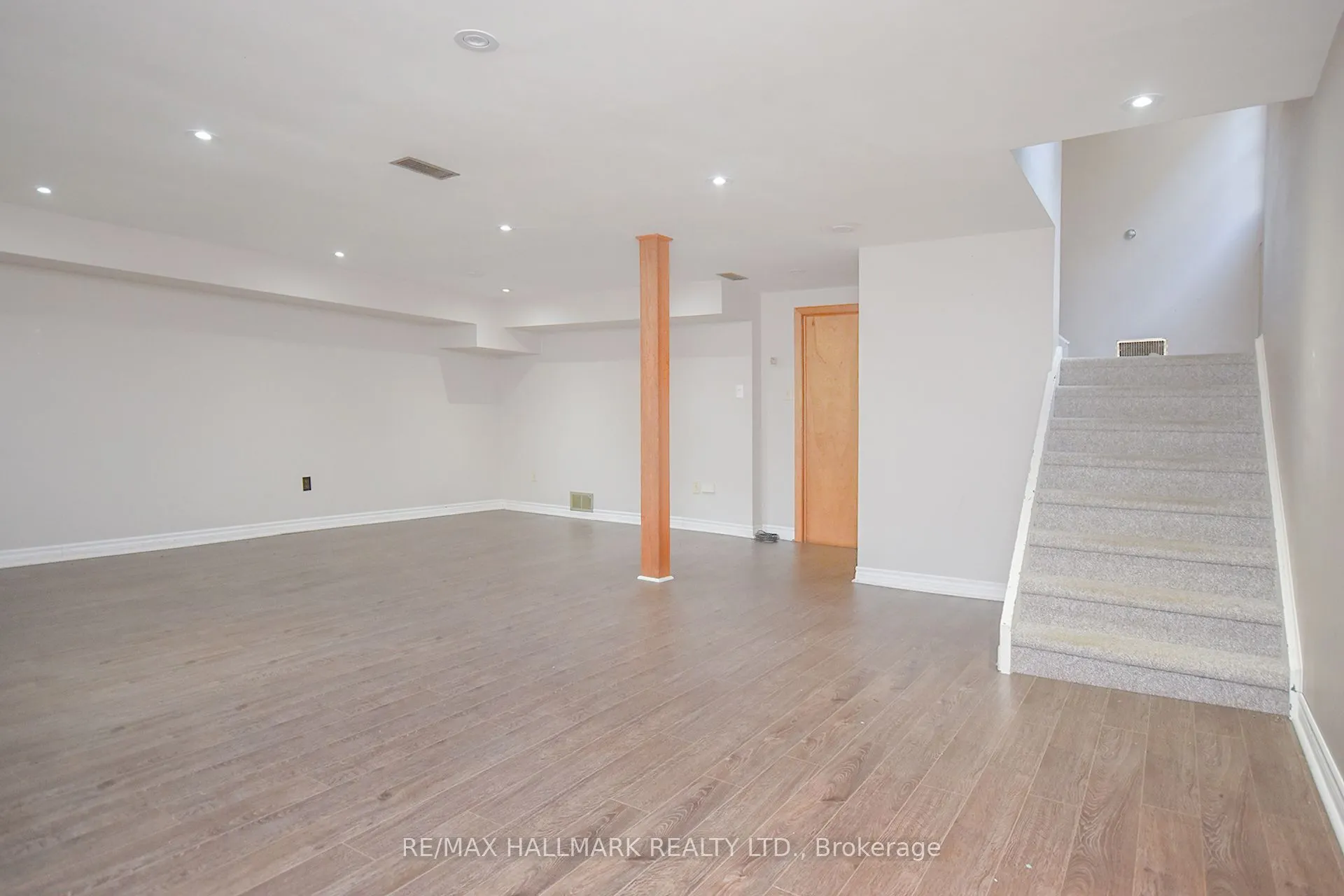 1400 Kenmuir Avenue